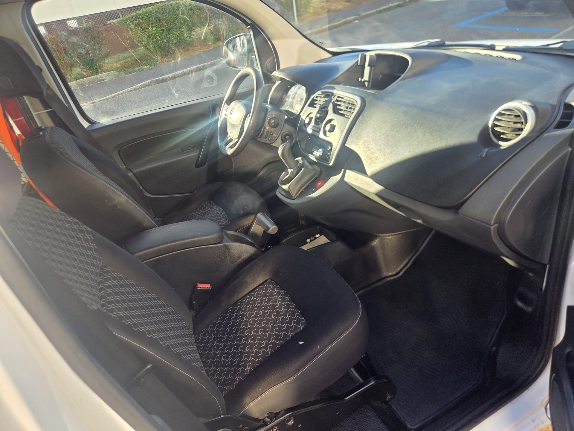 RENAULT 1.5 dCi 75 Business-image-3