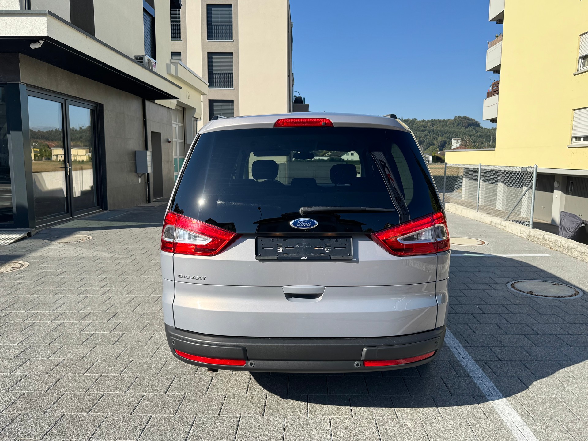 FORD Galaxy 2.0 TDCi Family-Edition PowerShift-image-3
