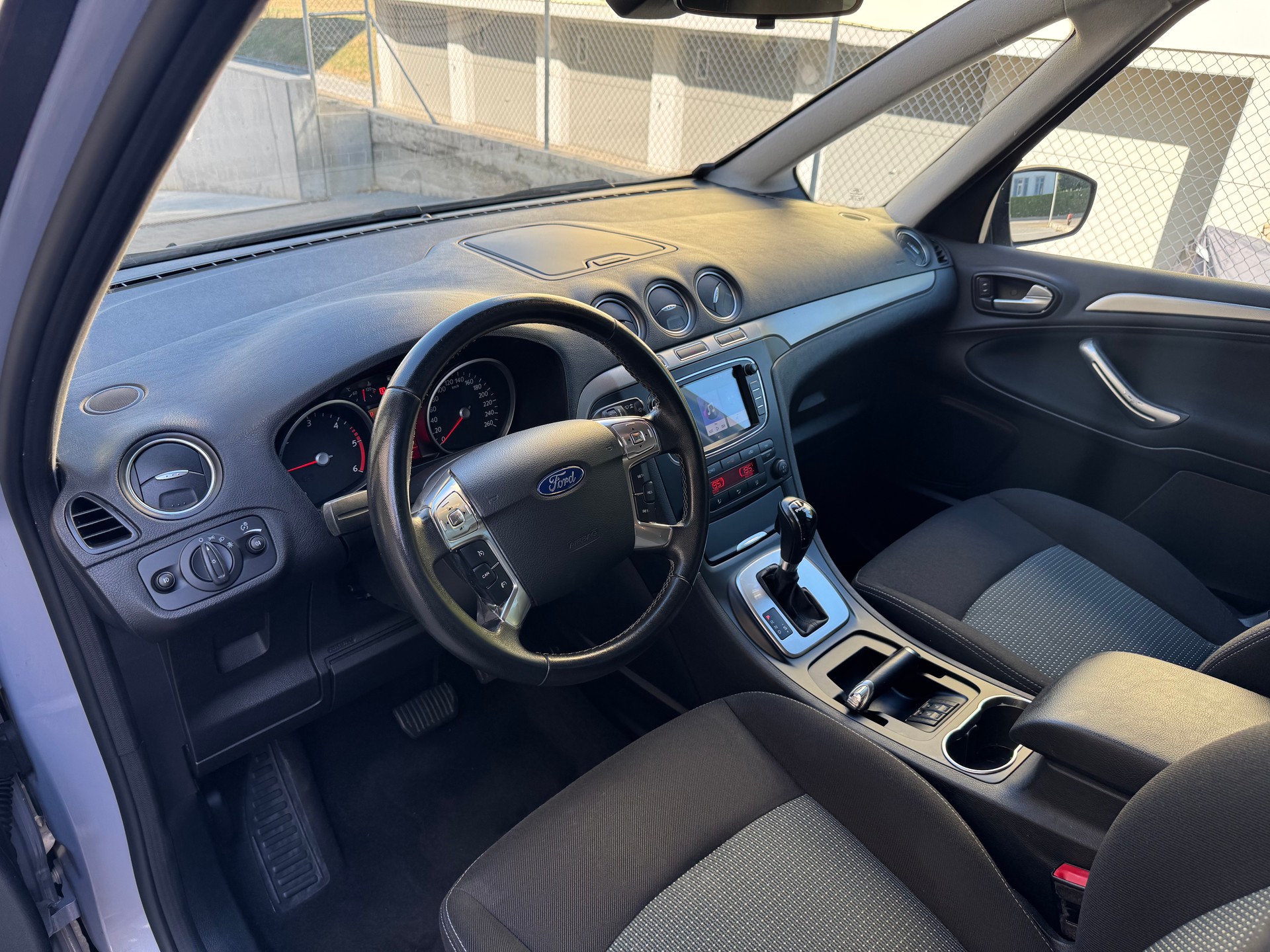 FORD Galaxy 2.0 TDCi Family-Edition PowerShift-image-8