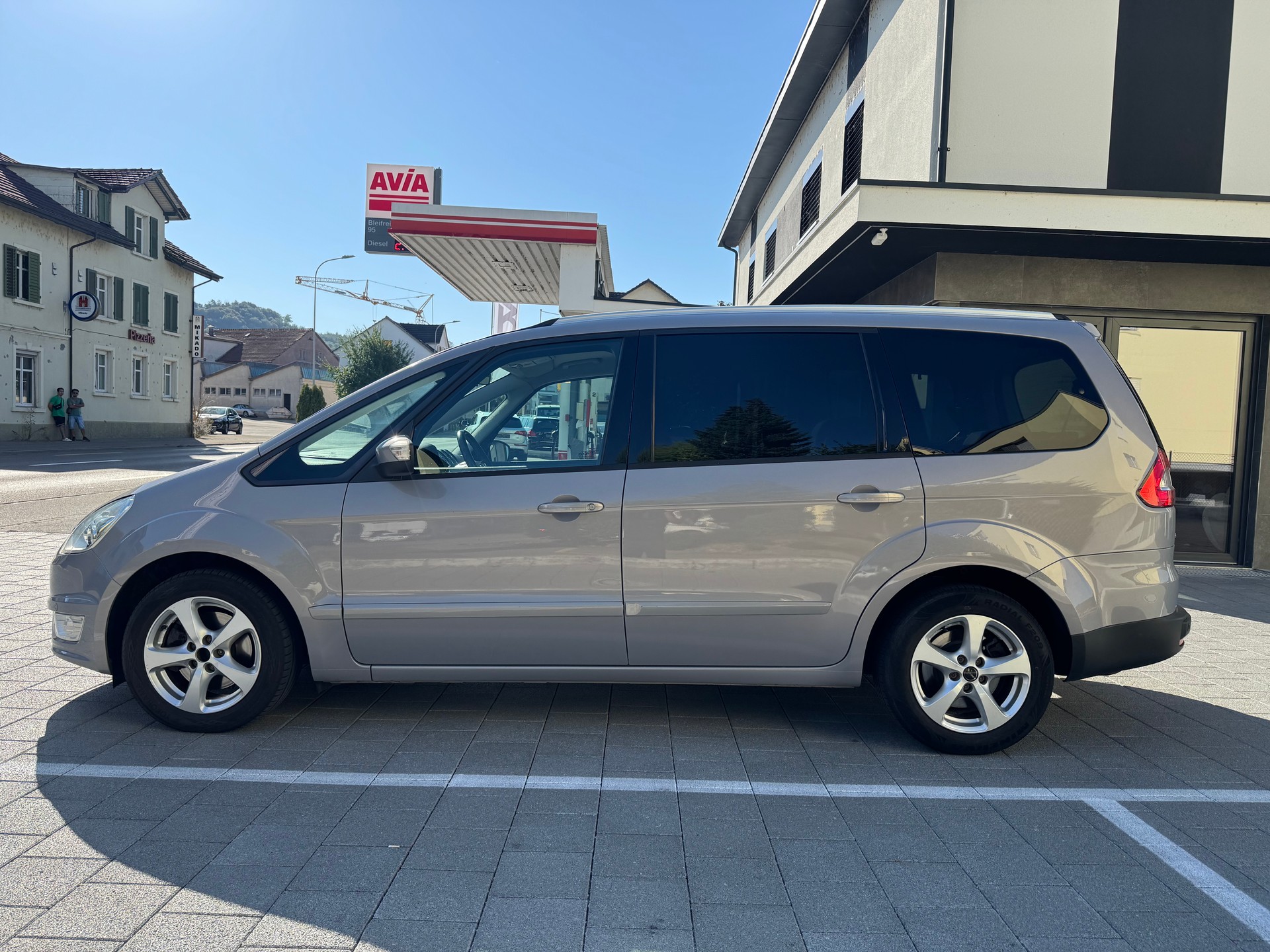 FORD Galaxy 2.0 TDCi Family-Edition PowerShift-image-1