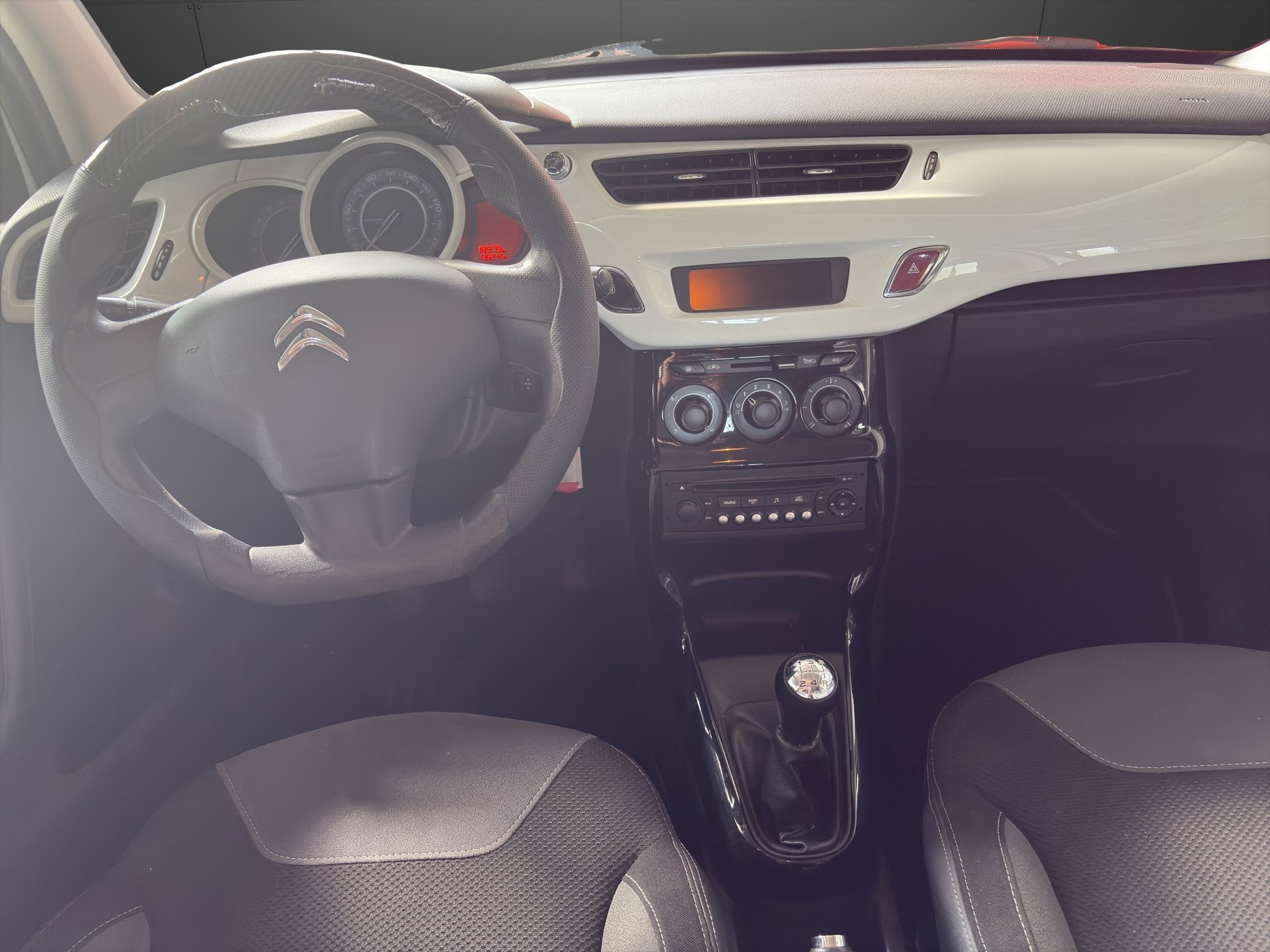 CITROEN C3 1.4i 75 Attraction-image-10