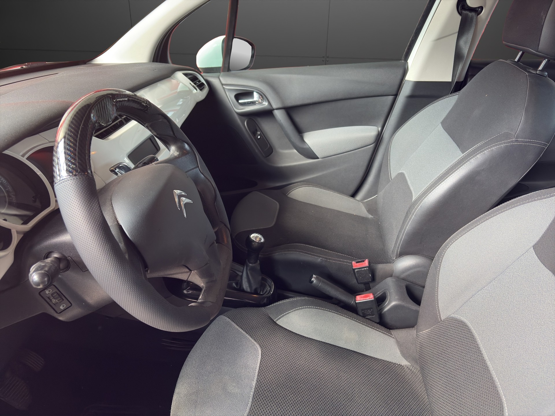 CITROEN C3 1.4i 75 Attraction-image-2