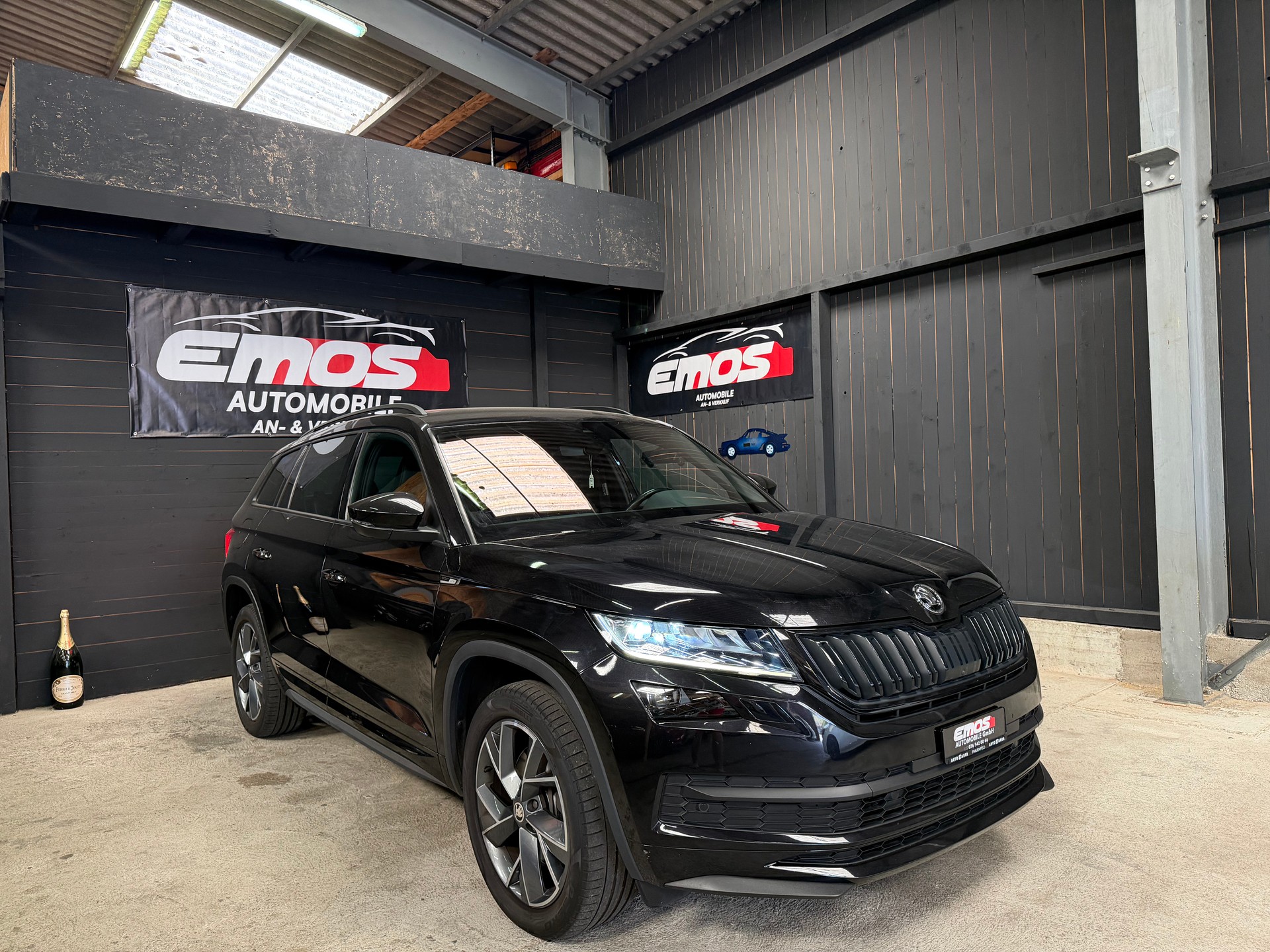 SKODA Kodiaq 2.0 TDI CR Sport Line 4x4 DSG ** 7 Plätz **-image-0