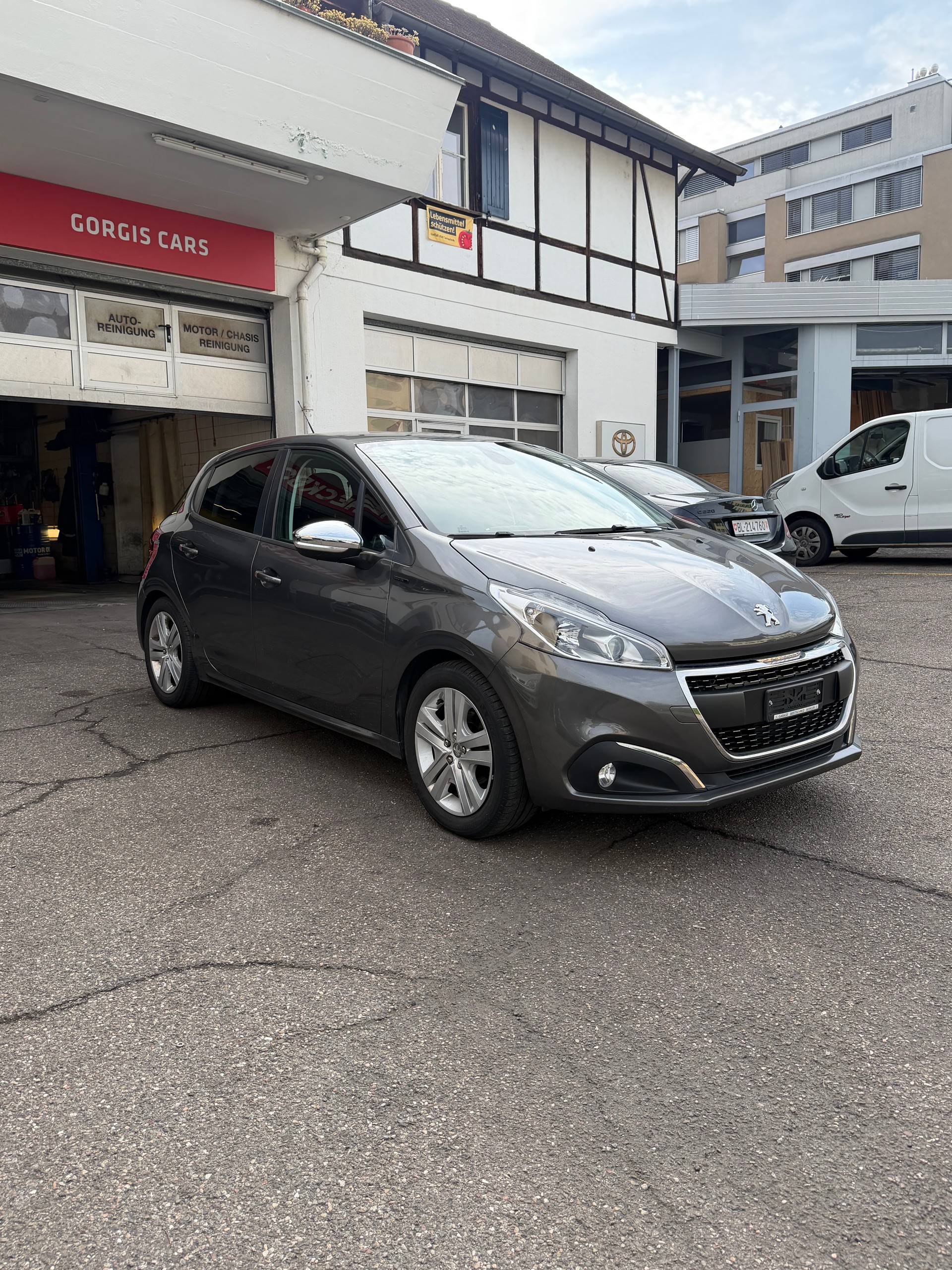 PEUGEOT 208 1.2 PureTech Active-image-2