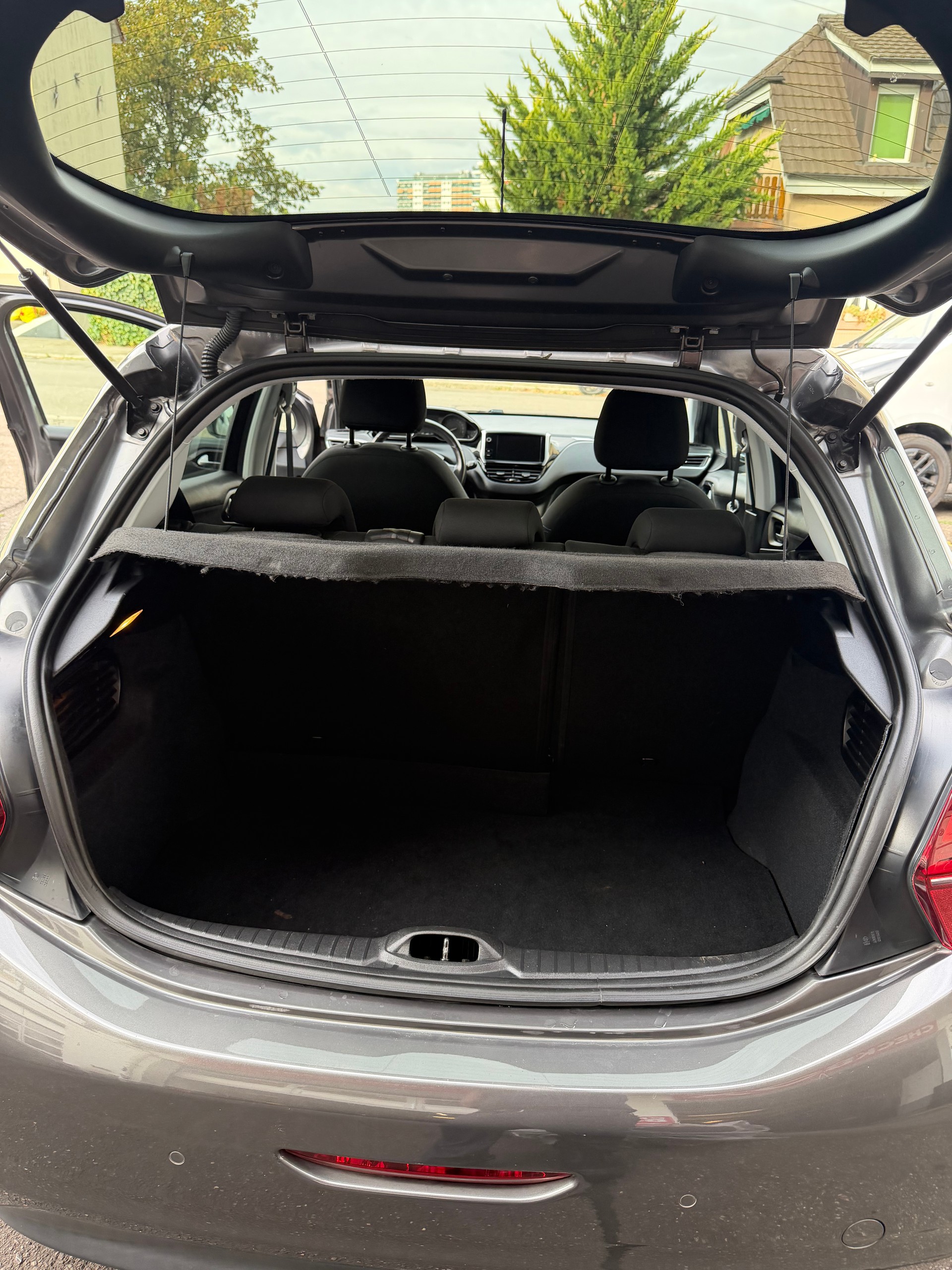 PEUGEOT 208 1.2 PureTech Active-image-11