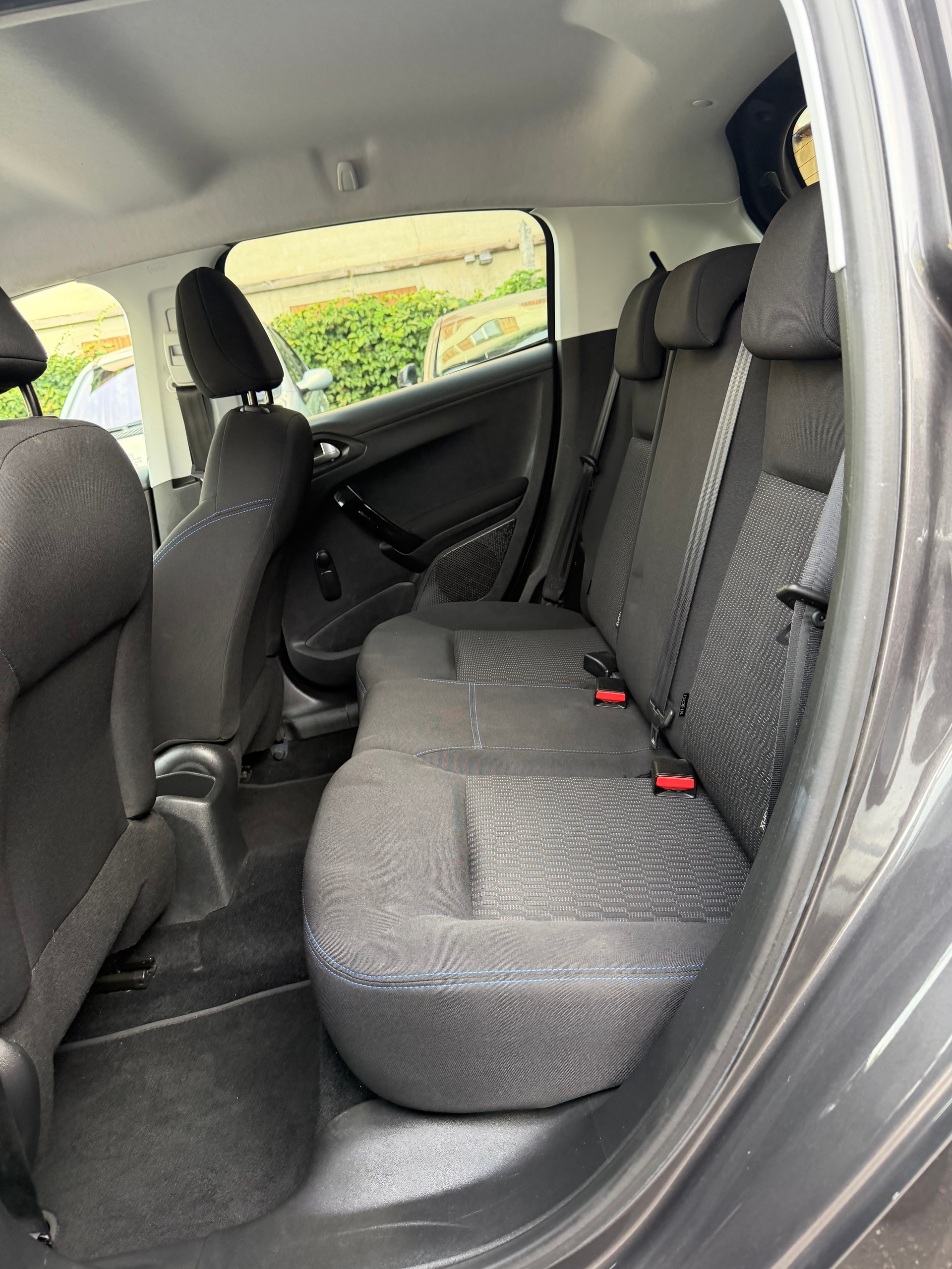 PEUGEOT 208 1.2 PureTech Active-image-10