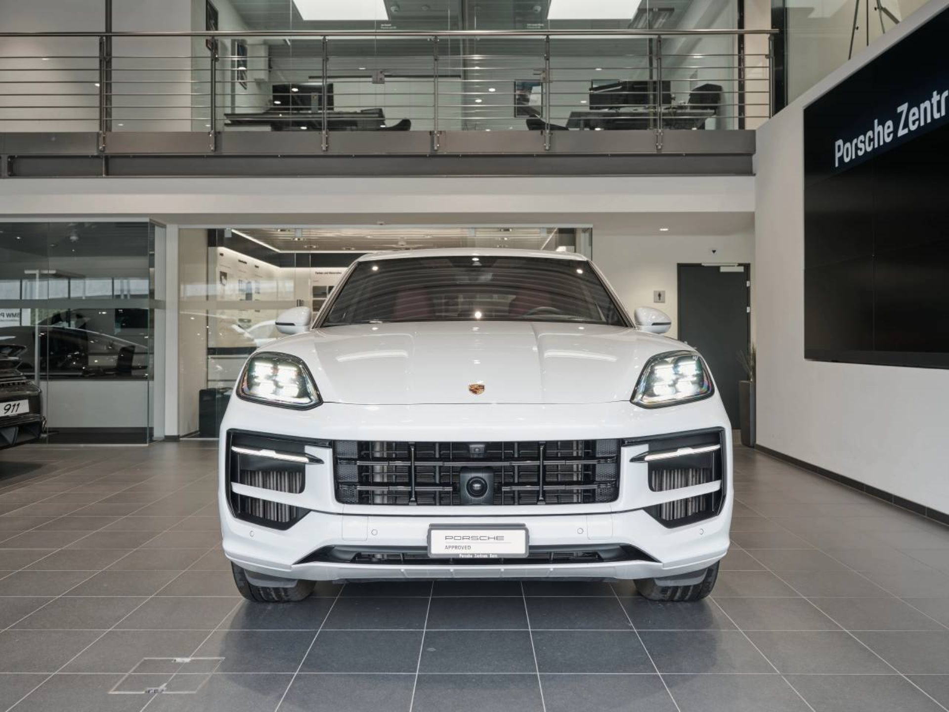 PORSCHE Cayenne E-Hybrid-image-9