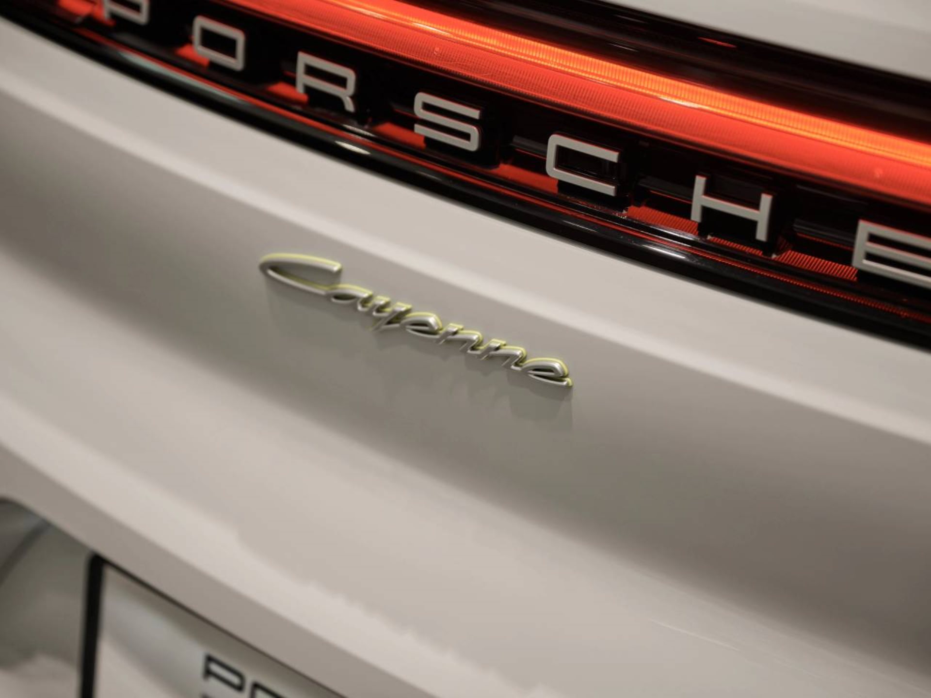 PORSCHE Cayenne E-Hybrid-image-28