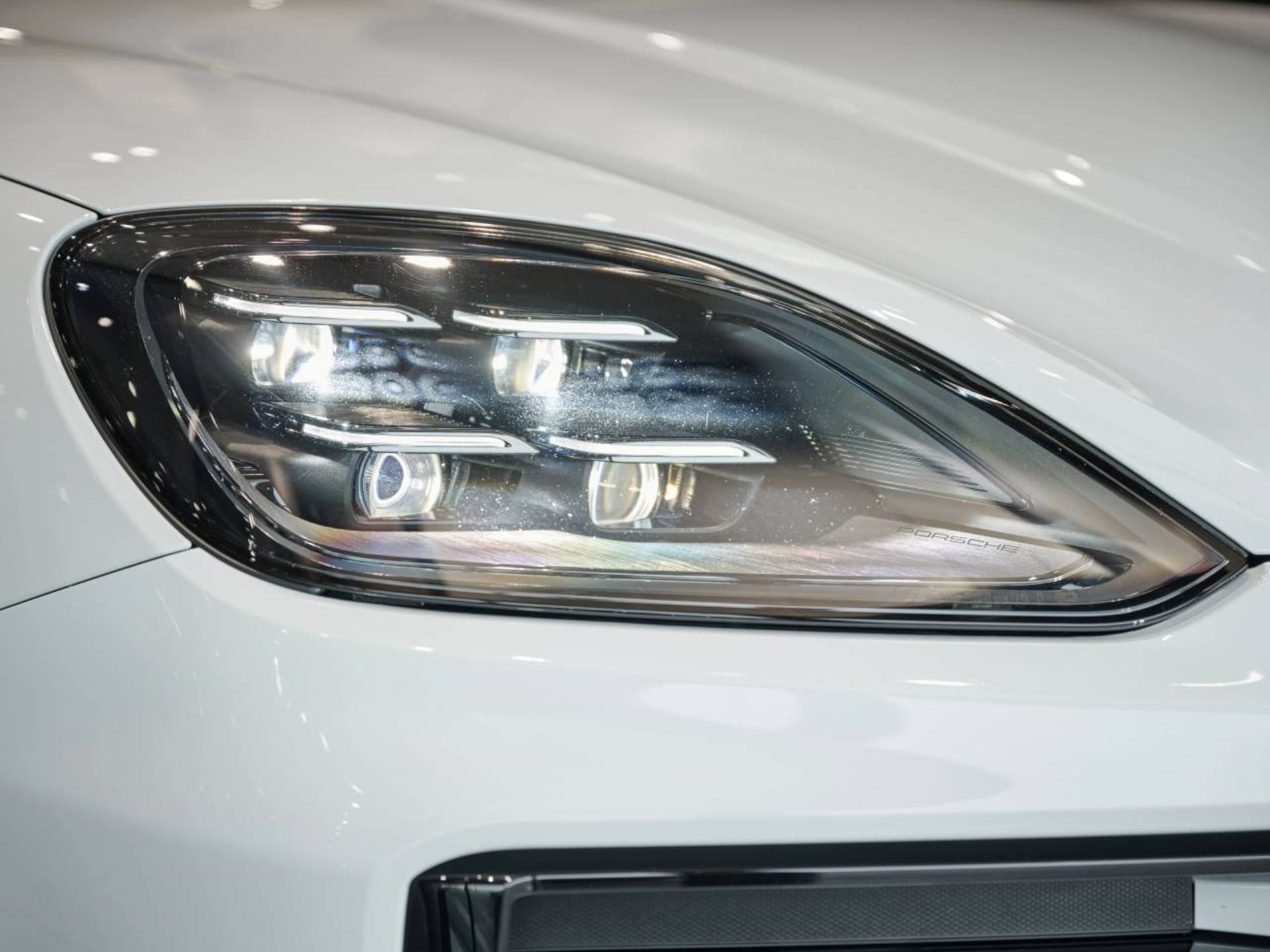 PORSCHE Cayenne E-Hybrid-image-23
