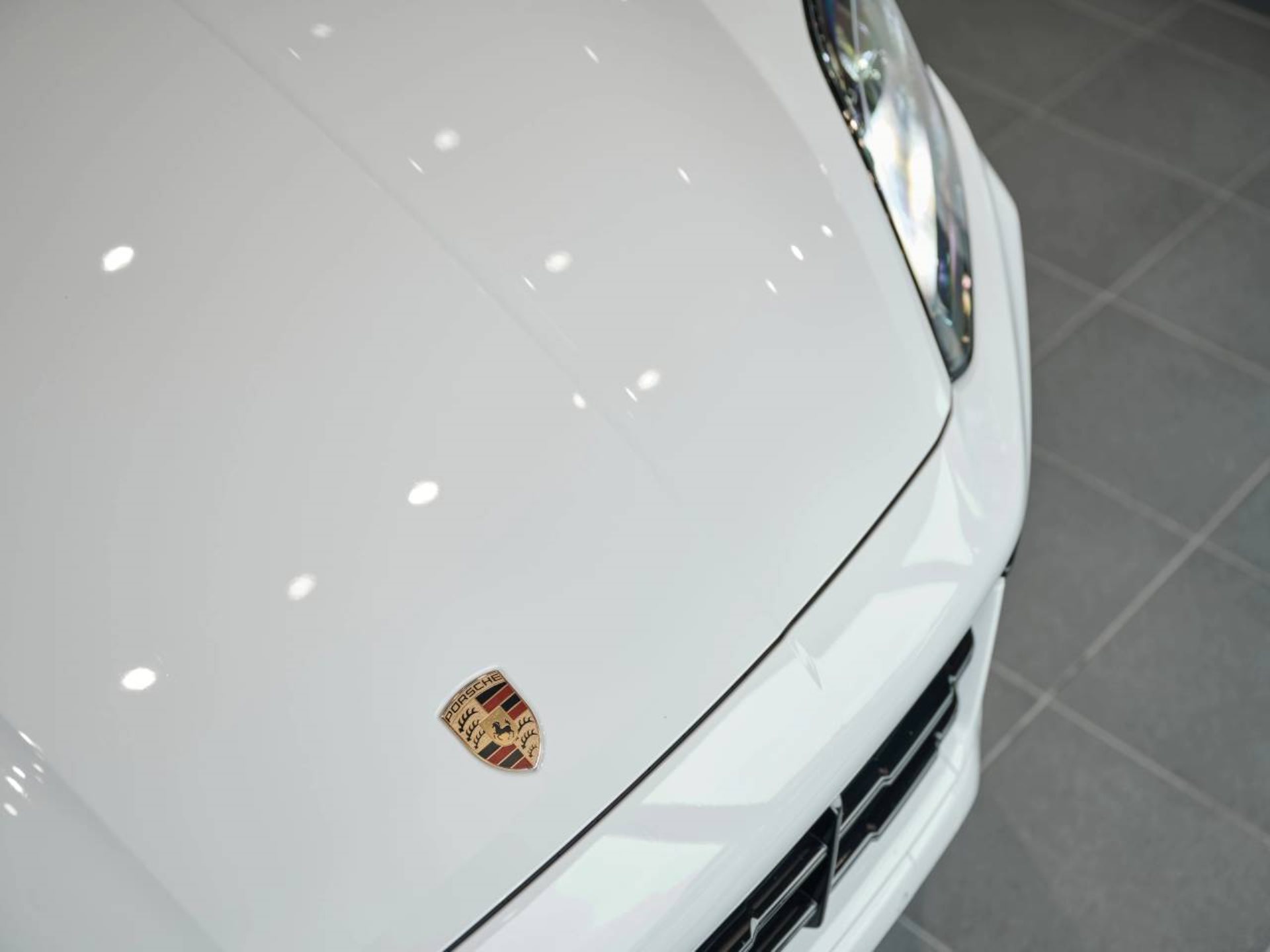 PORSCHE Cayenne E-Hybrid-image-25
