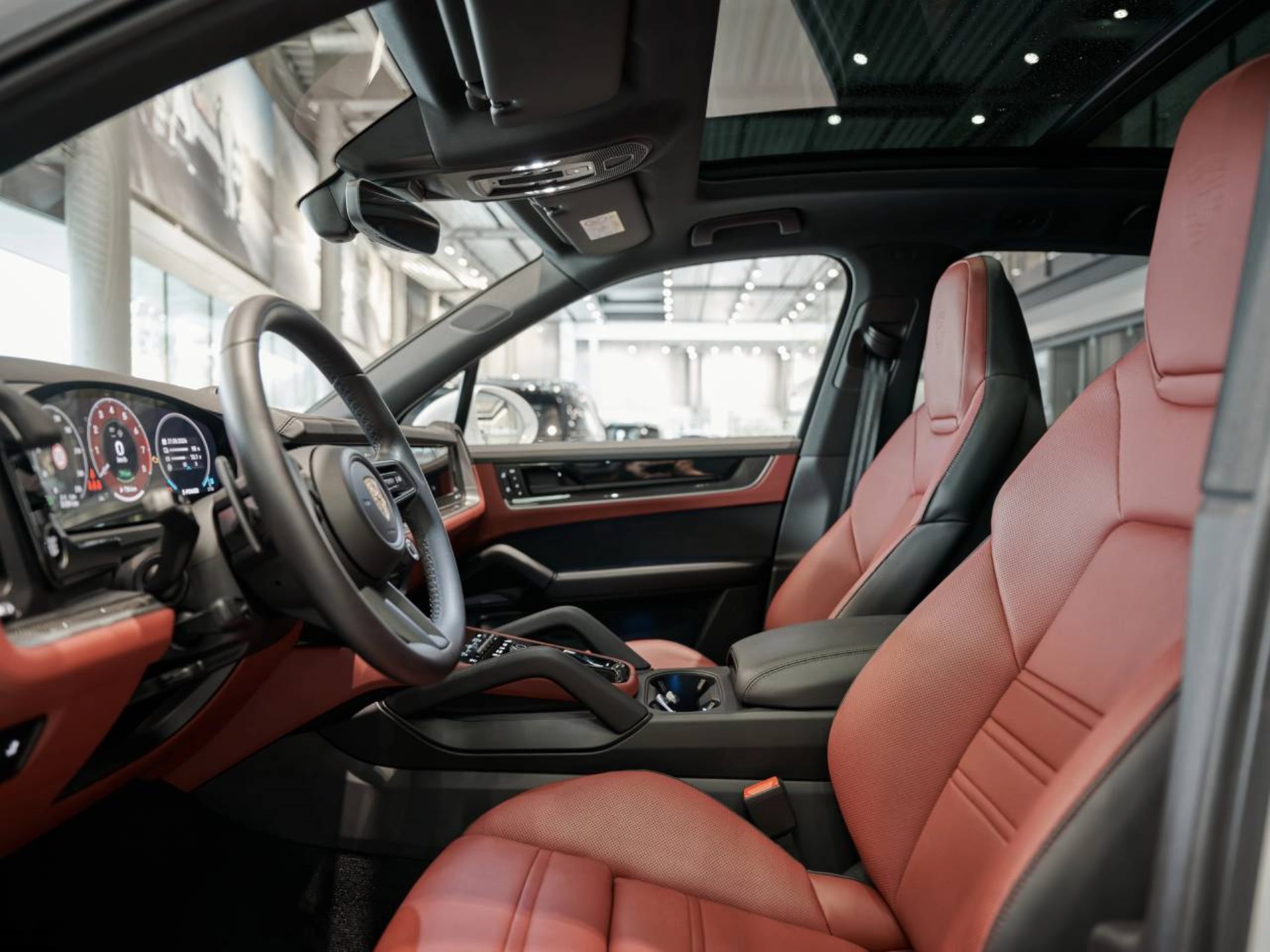 PORSCHE Cayenne E-Hybrid-showroom-element-3