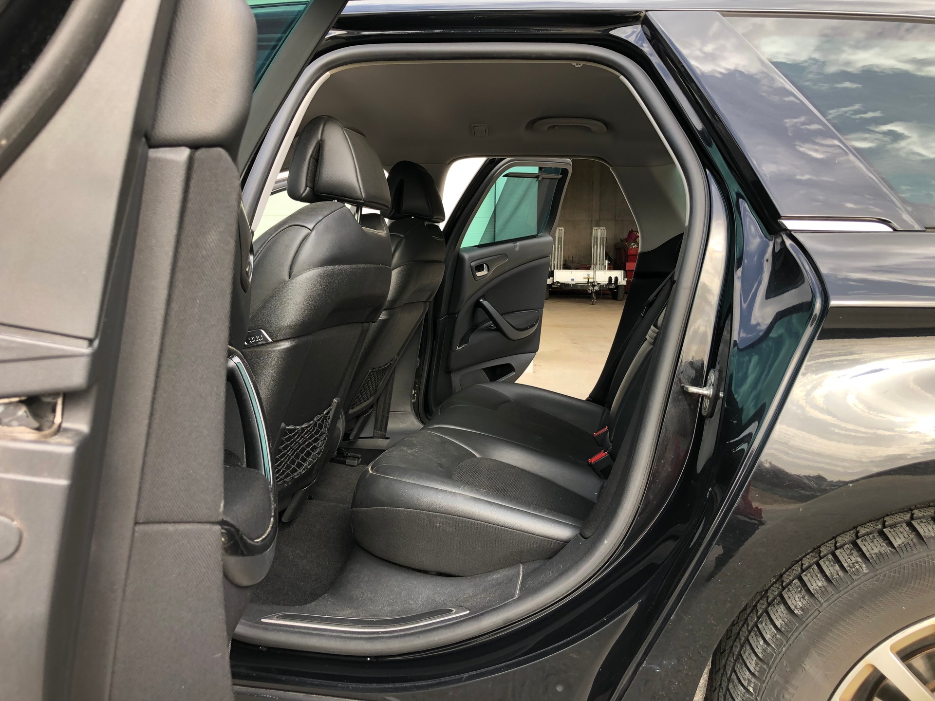 CITROEN C5 Tourer 2.0 HDi Dynamique Automatic-image-8