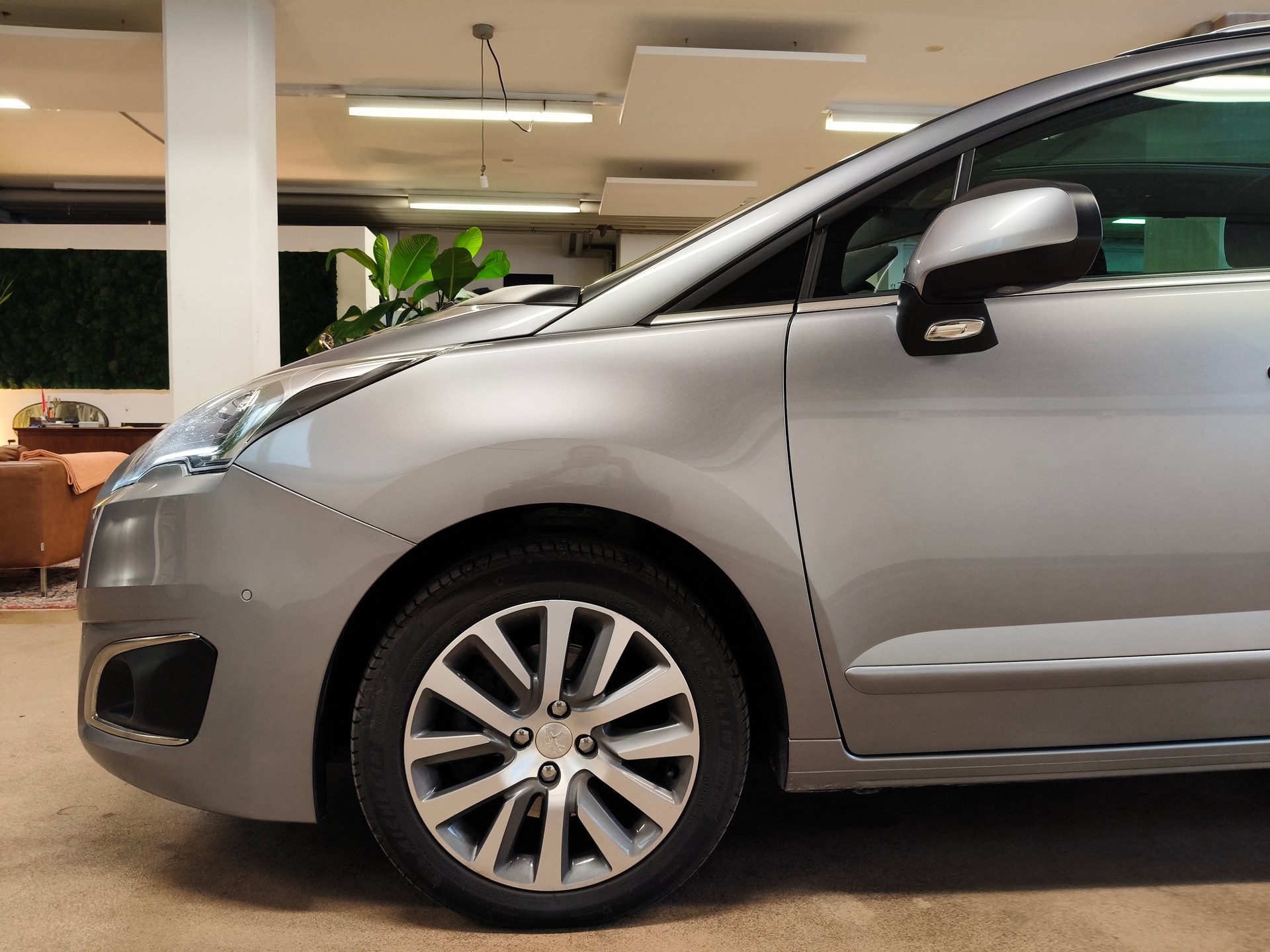 PEUGEOT 5008 2.0 HDI Business Tiptronic-image-2