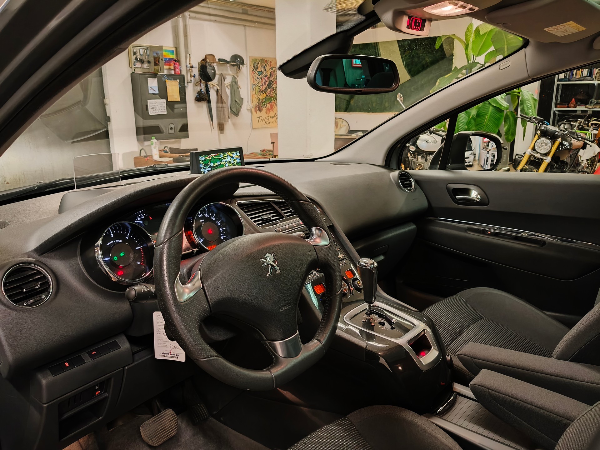 PEUGEOT 5008 2.0 HDI Business Tiptronic-image-13