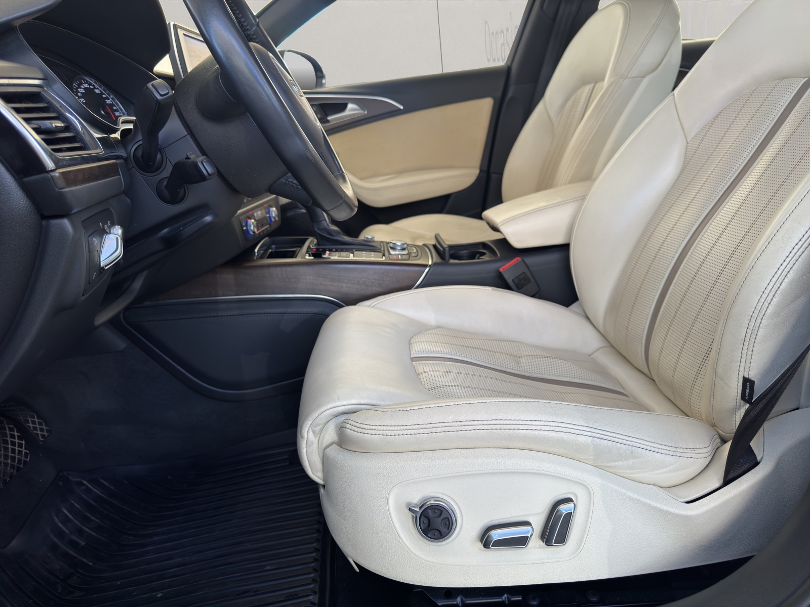 AUDI A6 Avant 3.0 V6 TDI 272PS quattro S-Tr. S-Line-image-12