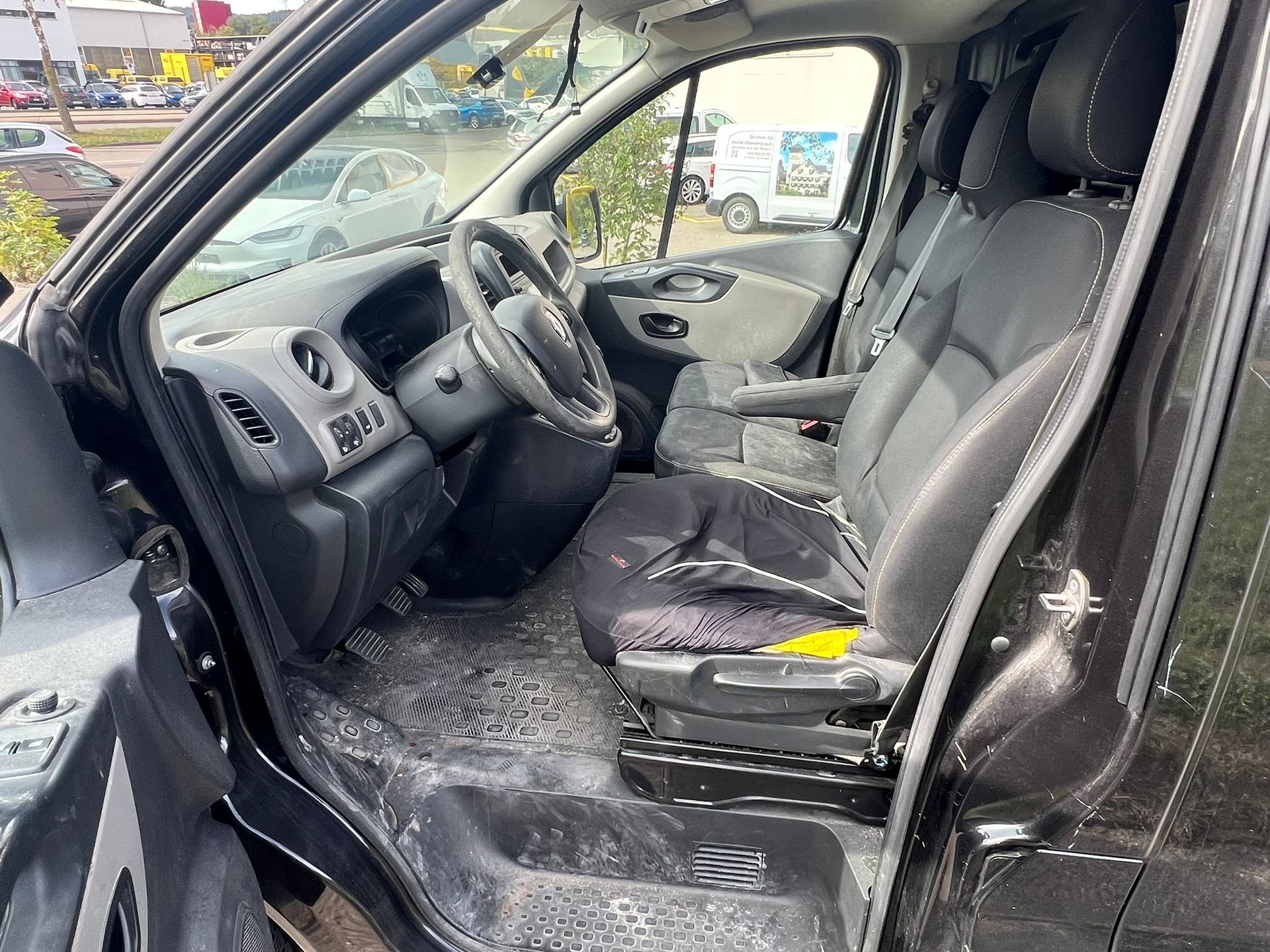 RENAULT Trafic 1.6 dCi 90 2.9t L2H1 Mit Klima Lange Version-image-6