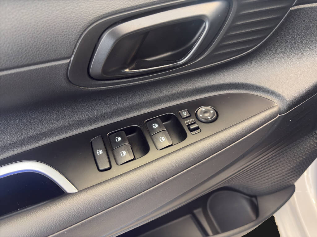 HYUNDAI i20 1.0 T-GDi Amplia-image-2