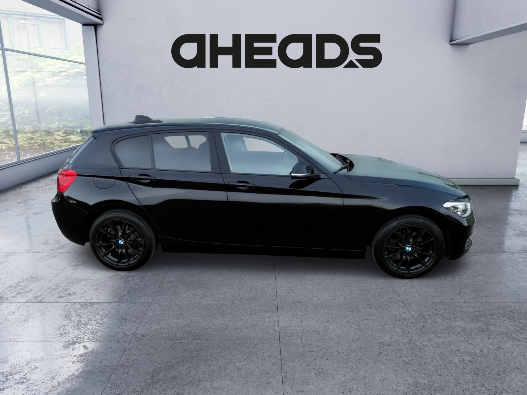 BMW 120d xDrive Essential Edition Steptronic-image-3