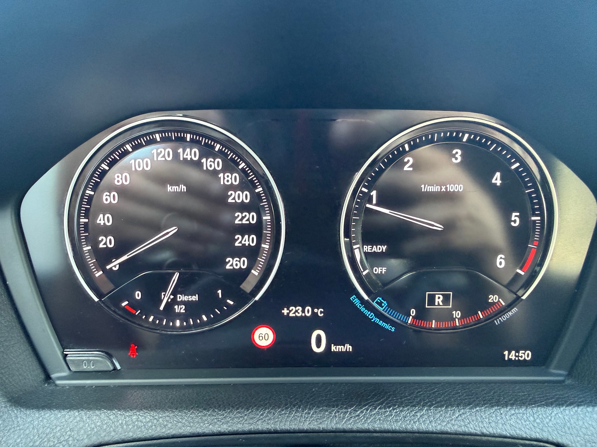 BMW 120d xDrive Essential Edition Steptronic-image-21