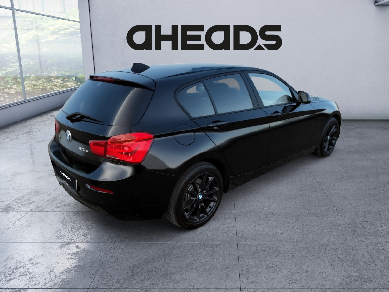 BMW 120d xDrive Essential Edition Steptronic-image-4