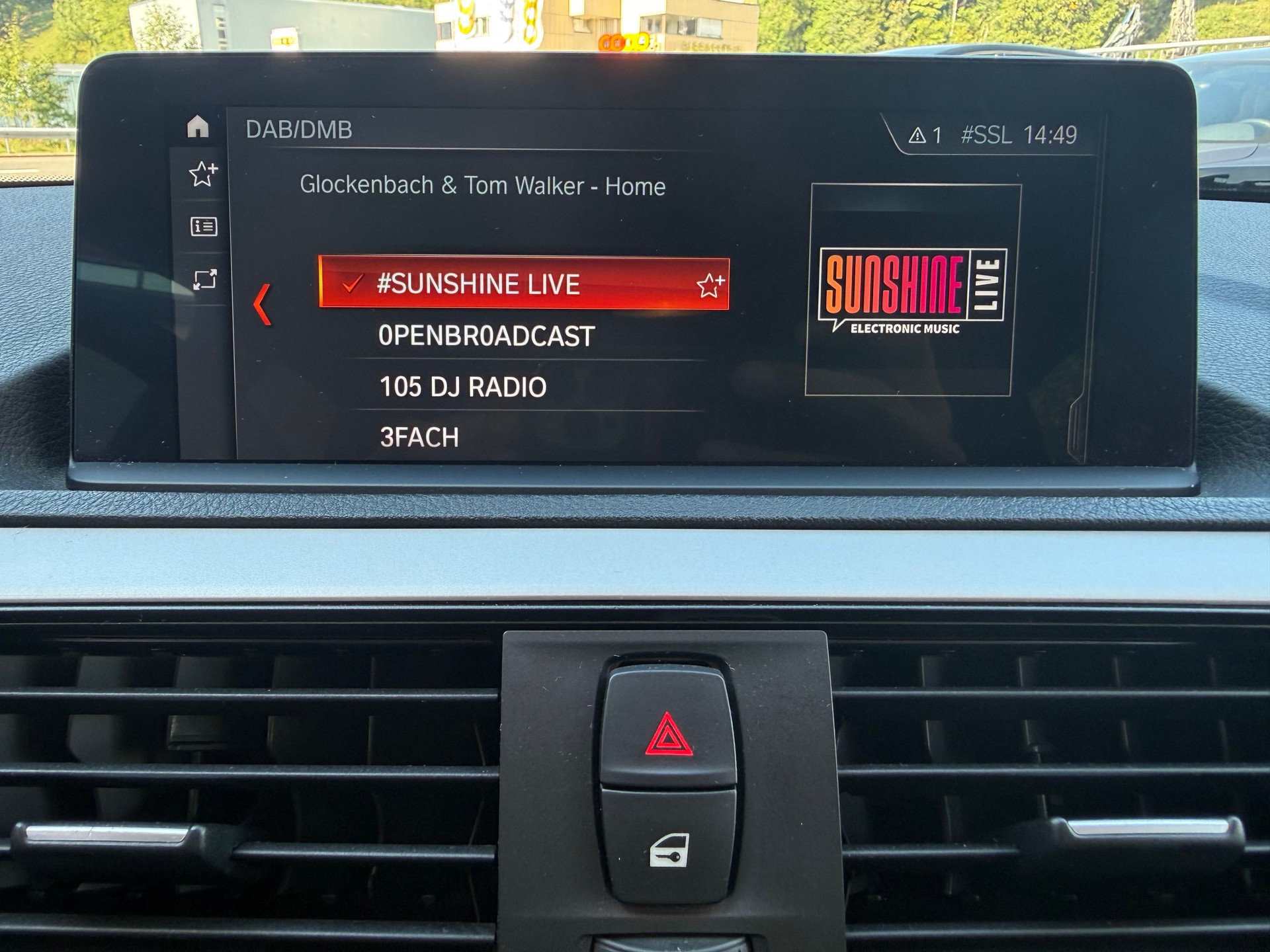 BMW 120d xDrive Essential Edition Steptronic-image-18