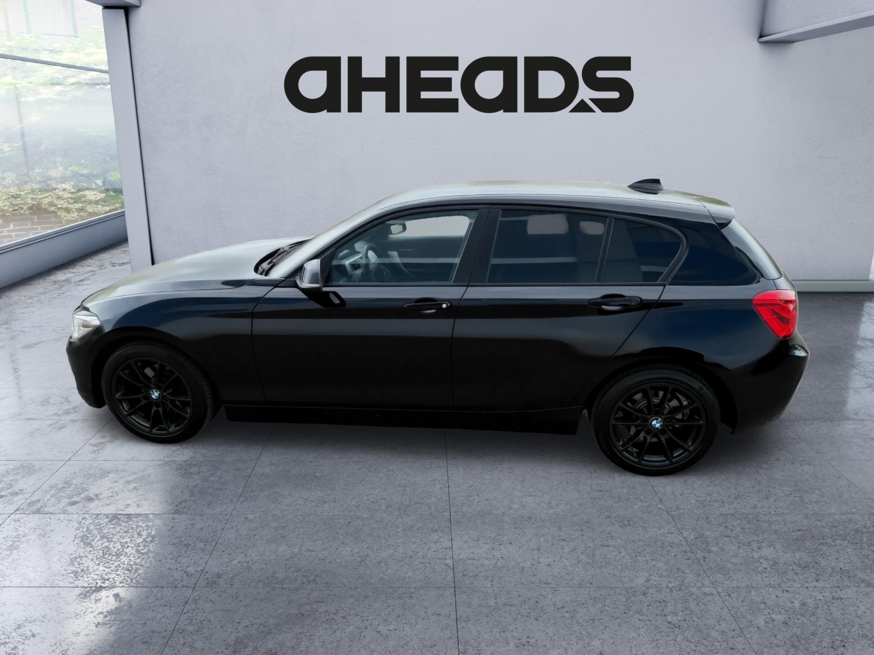 BMW 120d xDrive Essential Edition Steptronic-image-7