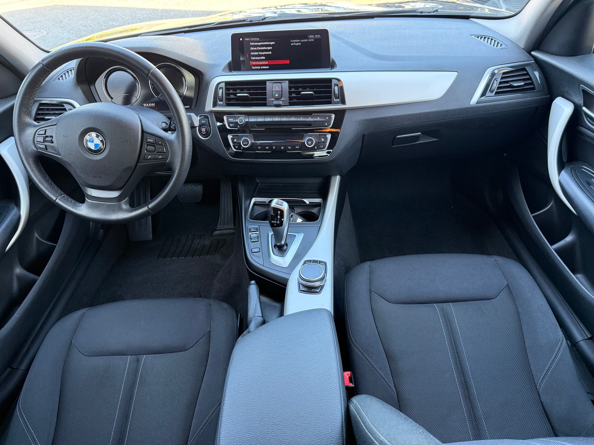 BMW 120d xDrive Essential Edition Steptronic-image-14