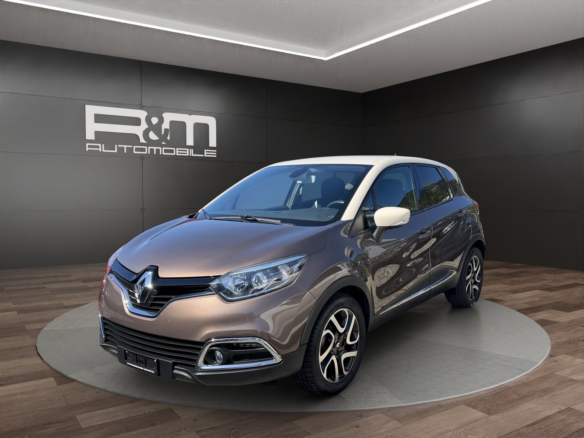 RENAULT Captur 1.2 T 16V Privilège EDC-image-0