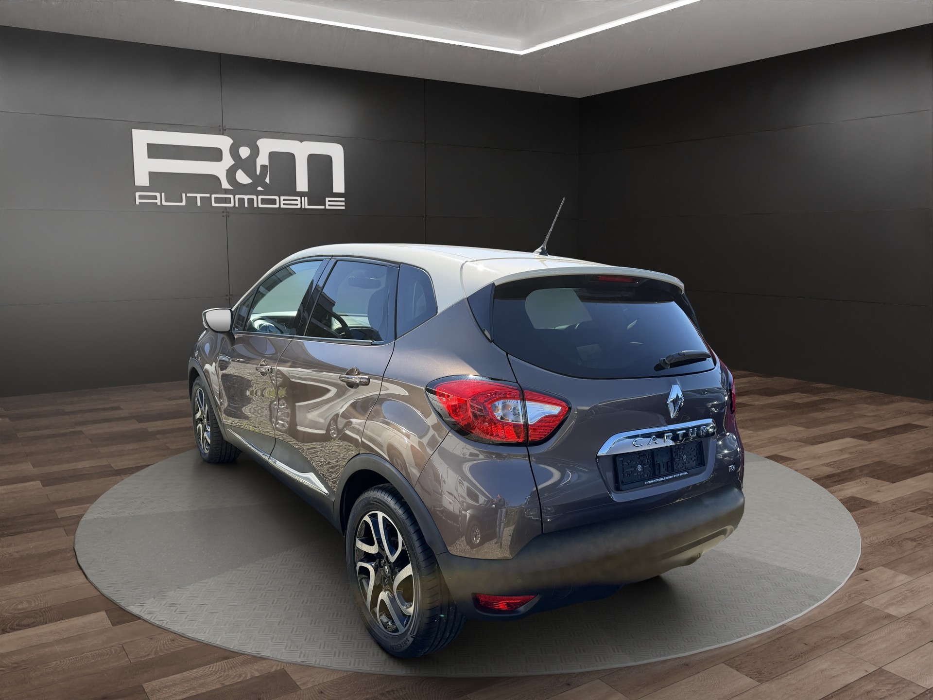 RENAULT Captur 1.2 T 16V Privilège EDC-image-2