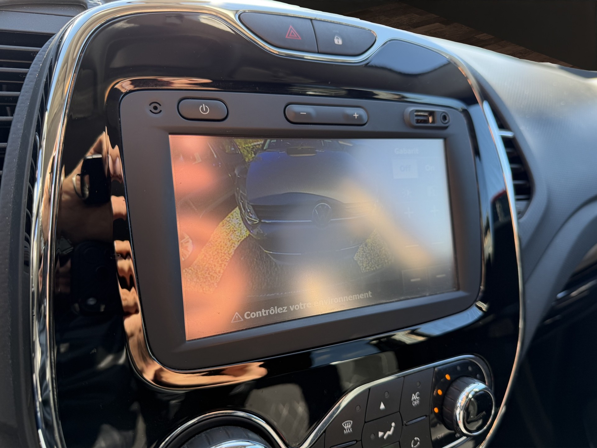 RENAULT Captur 1.2 T 16V Privilège EDC-image-9