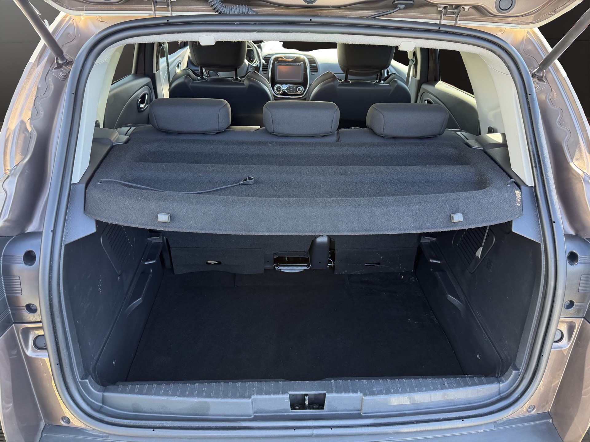 RENAULT Captur 1.2 T 16V Privilège EDC-image-3