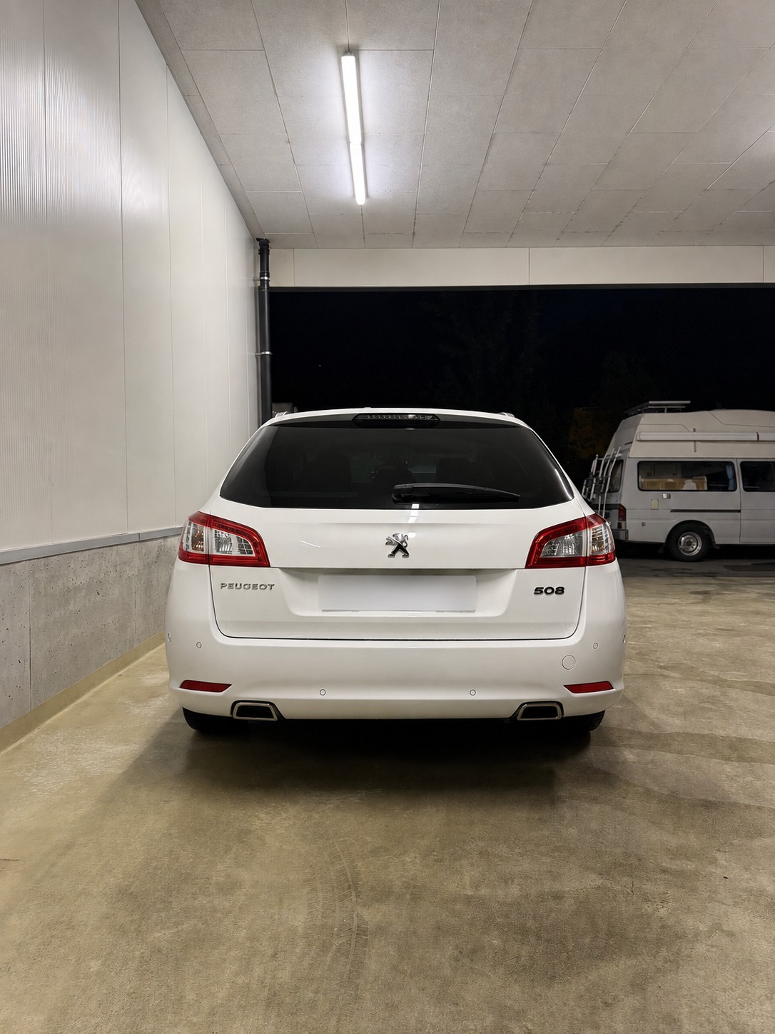 PEUGEOT 508 SW 2.0 BlueHDi GT EAT6-image-2