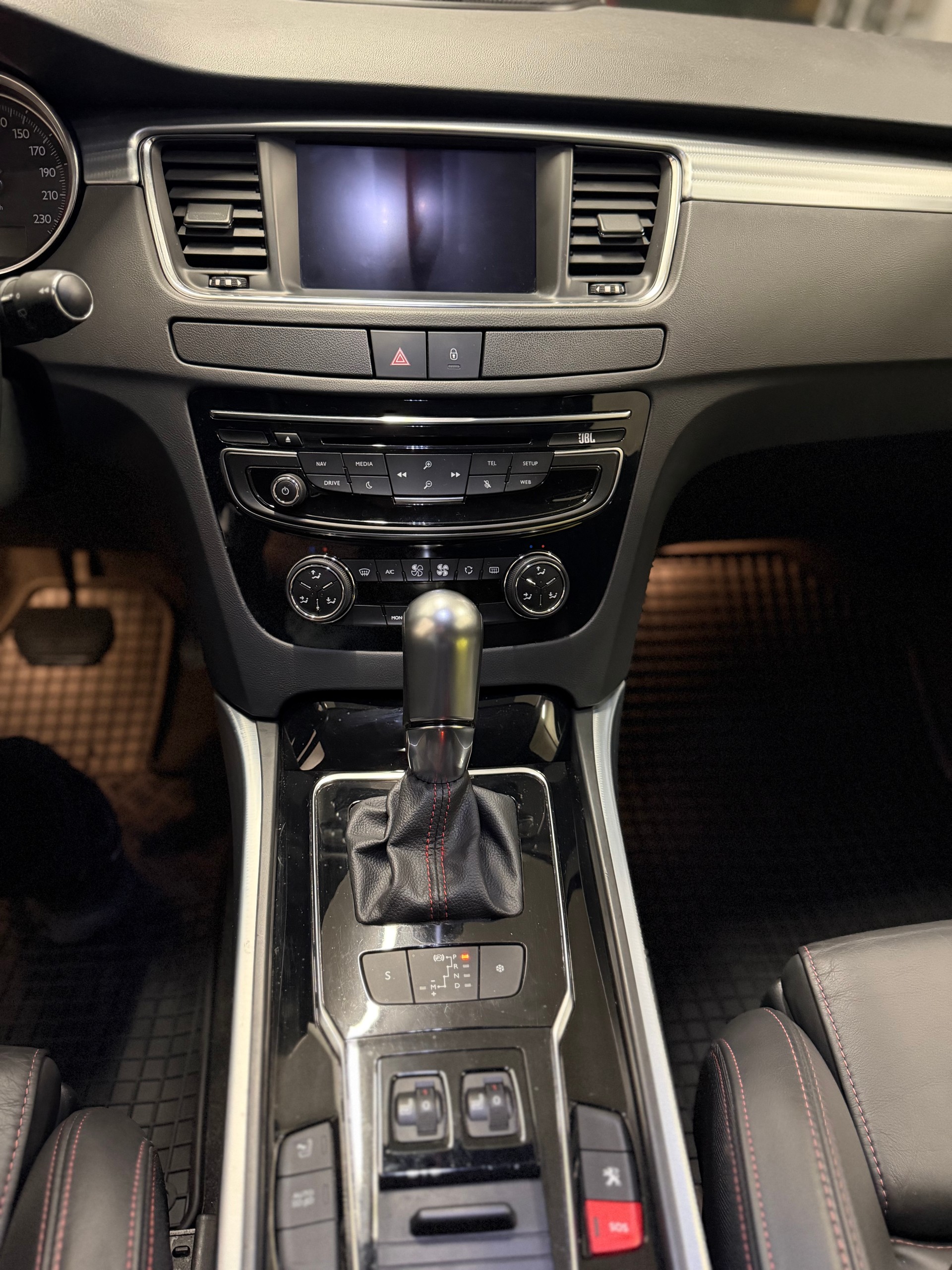 PEUGEOT 508 SW 2.0 BlueHDi GT EAT6-image-8