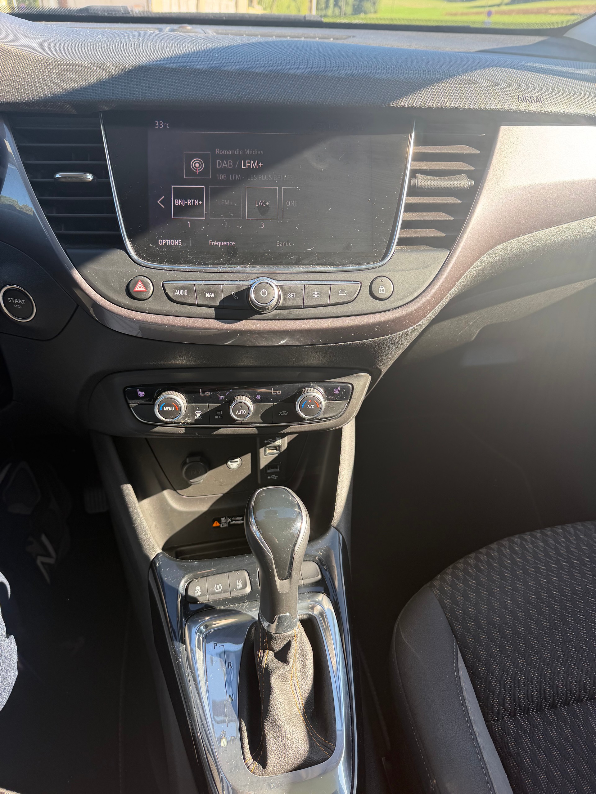 OPEL Crossland X 1.2i TP Enjoy Automatik-image-8