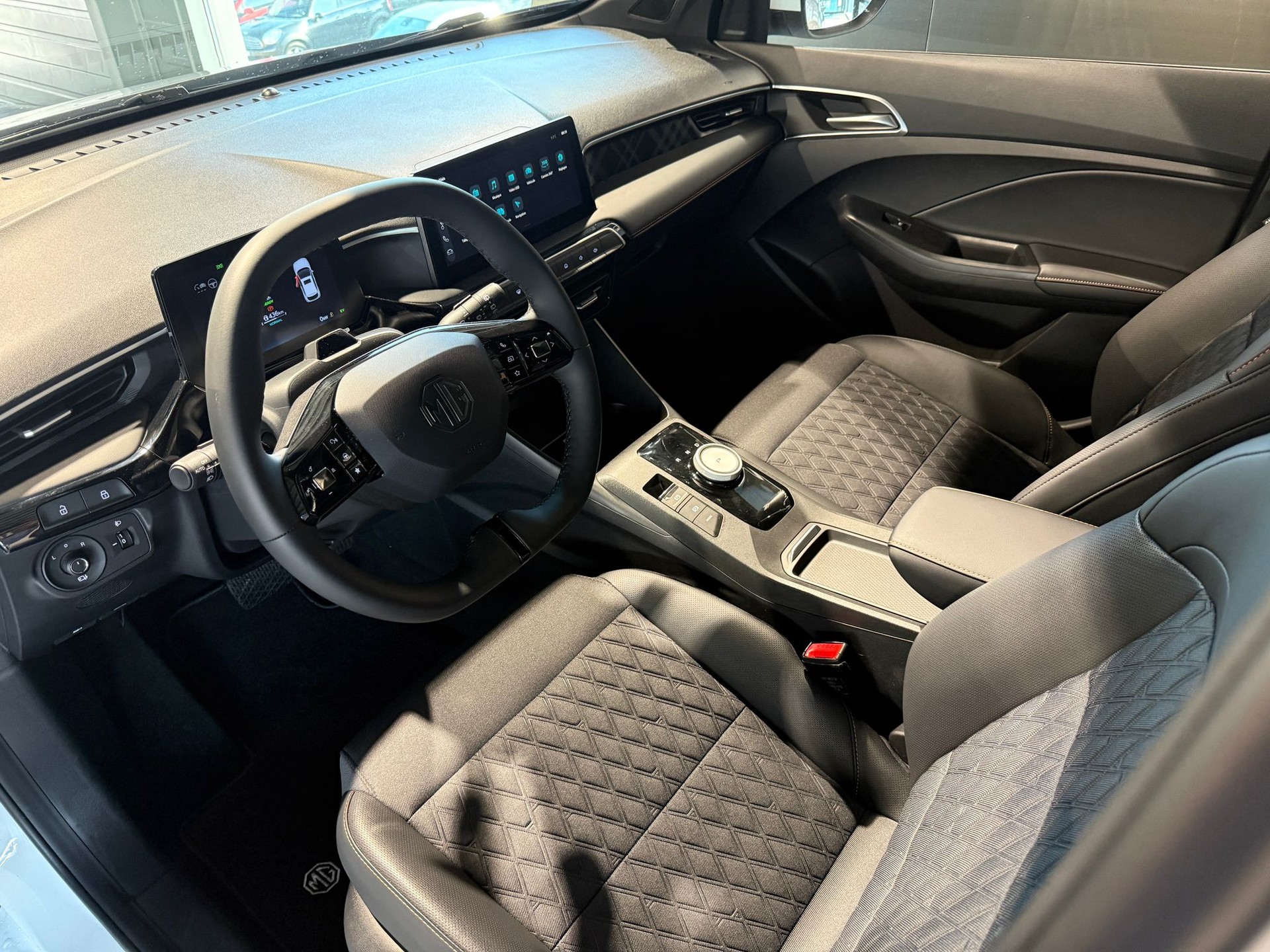 MG 3 1.5 Hybrid Luxury Aut.-image-8