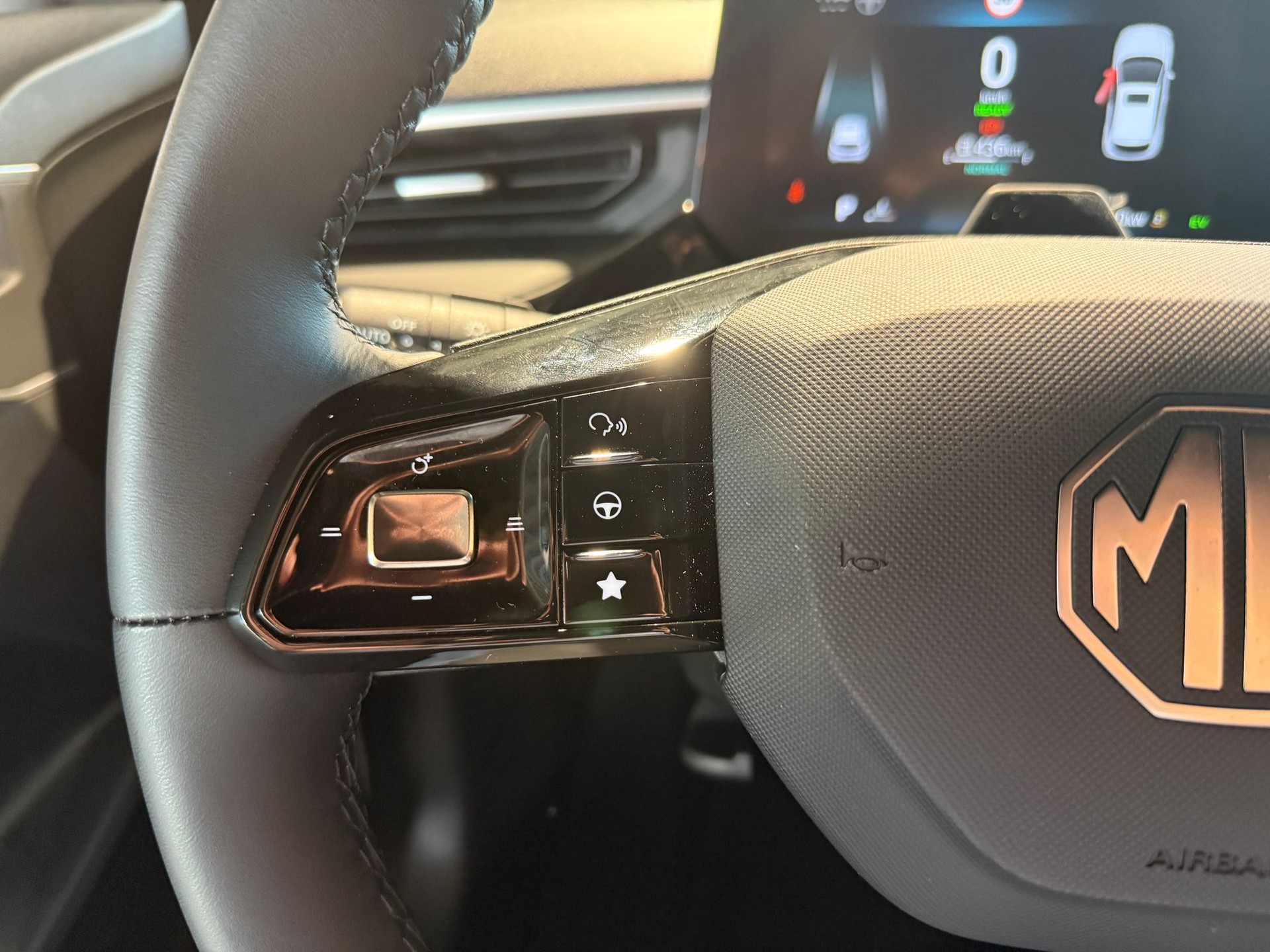 MG 3 1.5 Hybrid Luxury Aut.-image-13