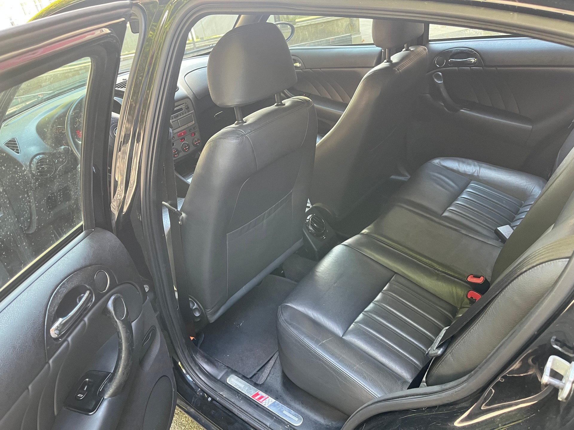 ALFA ROMEO 147 2.0 TS 16V Sport TI-image-10