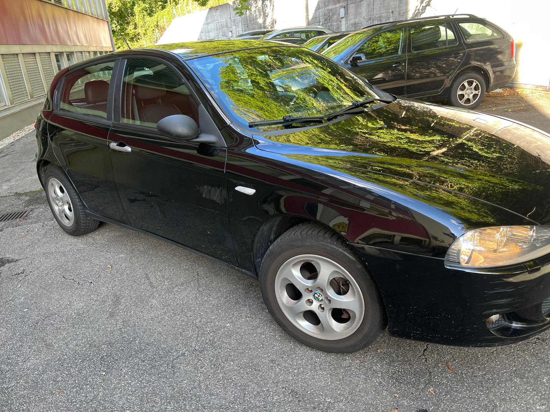 ALFA ROMEO 147 2.0 TS 16V Sport TI-image-1
