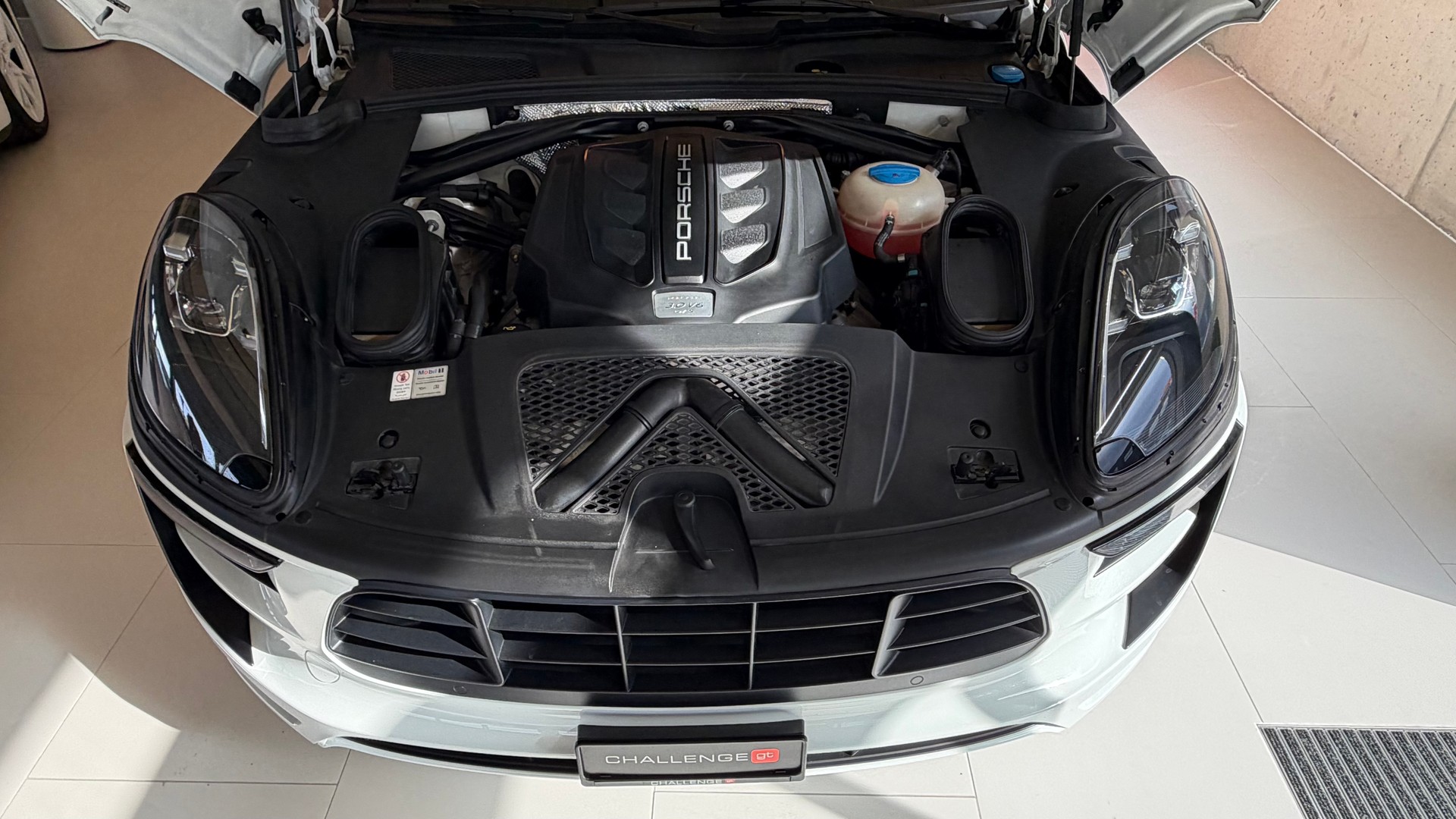 PORSCHE Macan GTS PDK-image-14
