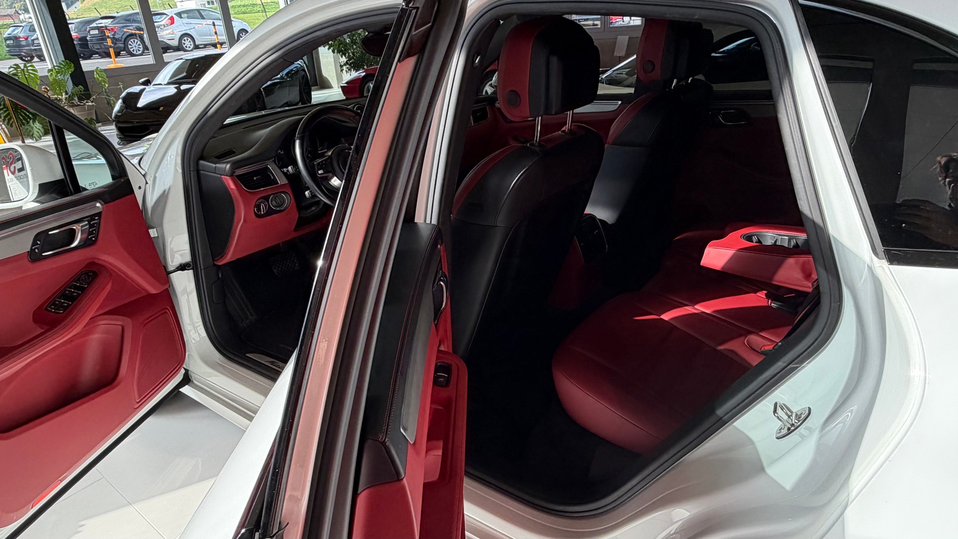 PORSCHE Macan GTS PDK-image-12