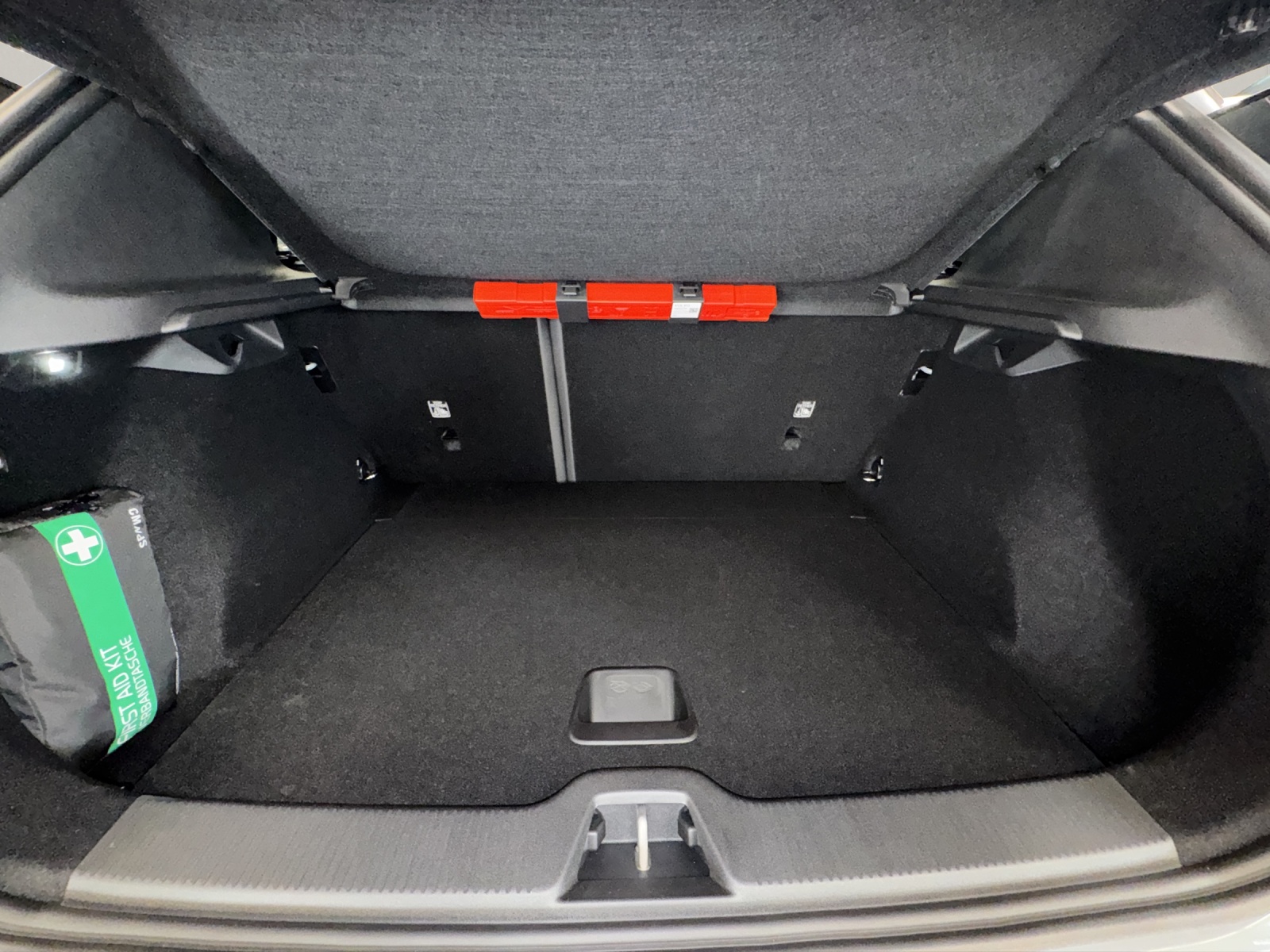 VOLVO EX30 E60 Twin Ultra Performance AWD-image-13