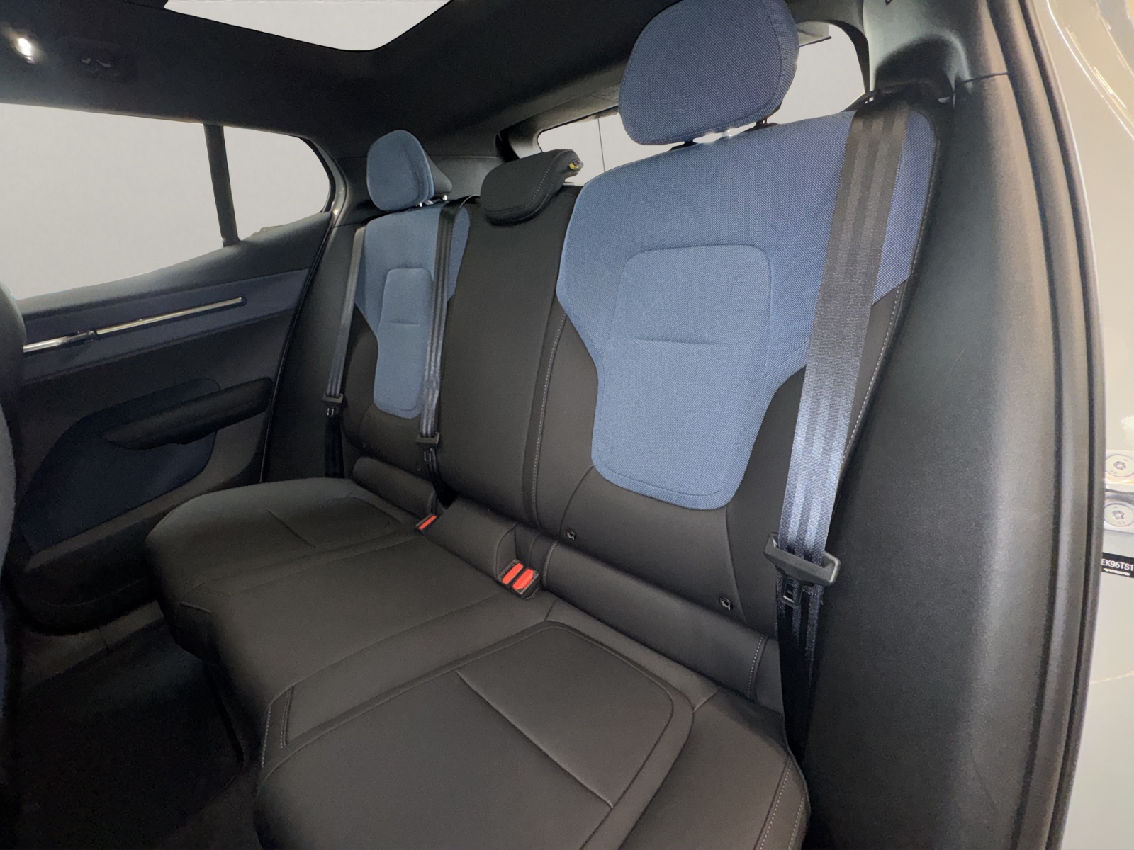 VOLVO EX30 E60 Twin Ultra Performance AWD-image-12