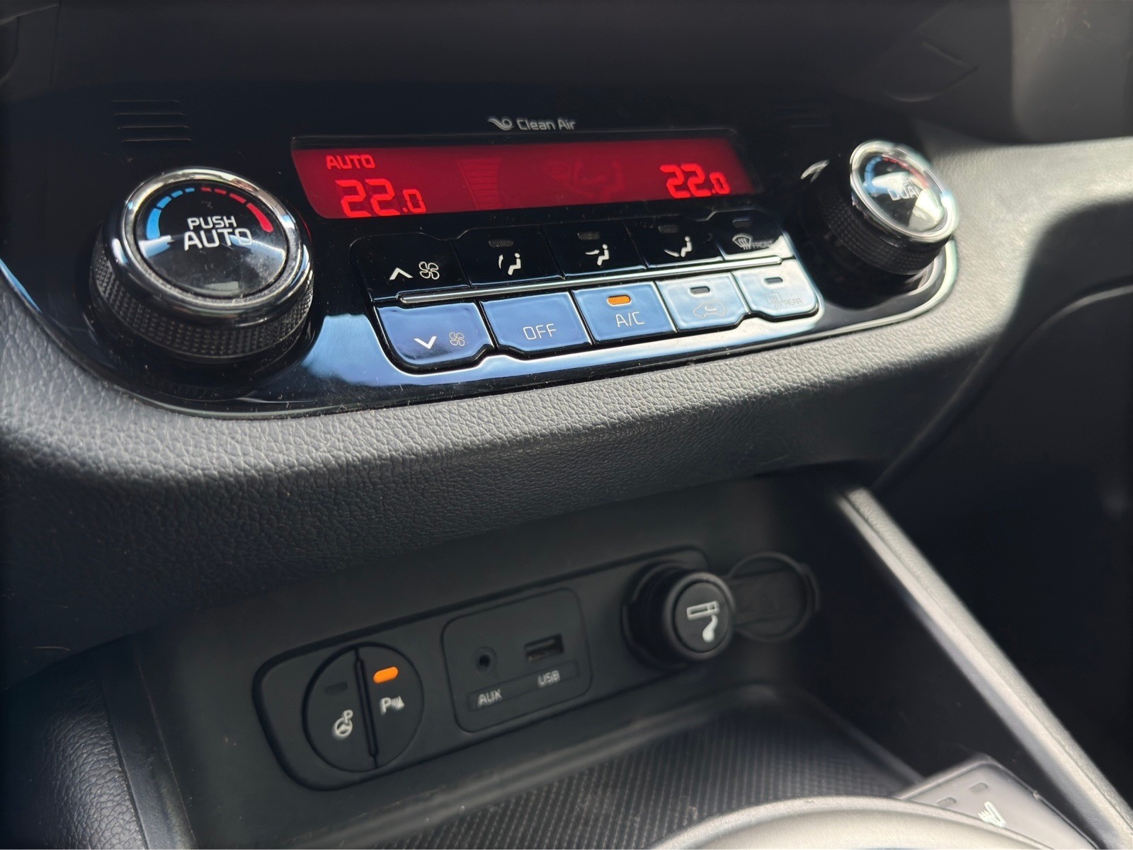 KIA Sportage 2.0 CRDi Trend 4WD Automatic-image-17