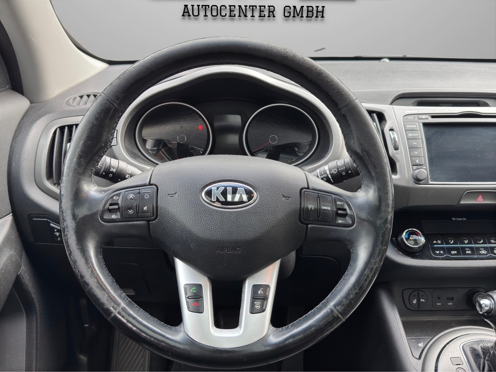 KIA Sportage 2.0 CRDi Trend 4WD Automatic-image-9