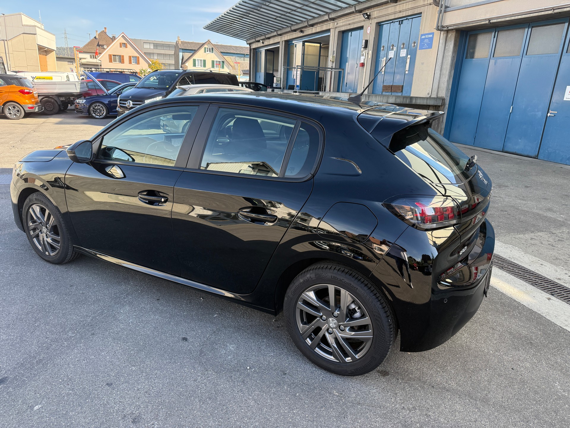 PEUGEOT 208 1.2 PureTech Active Pack EAT8-image-3