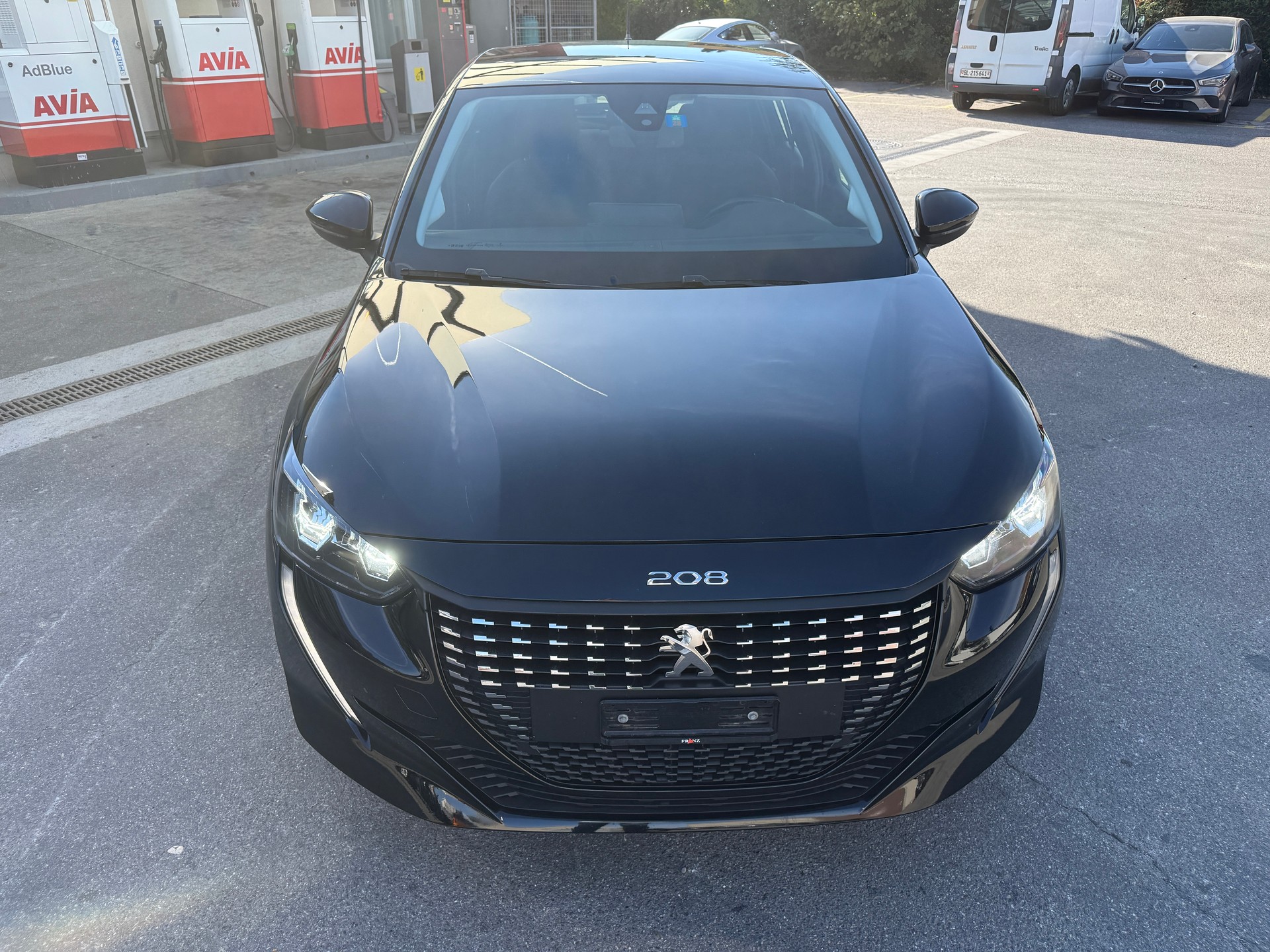 PEUGEOT 208 1.2 PureTech Active Pack EAT8-image-2