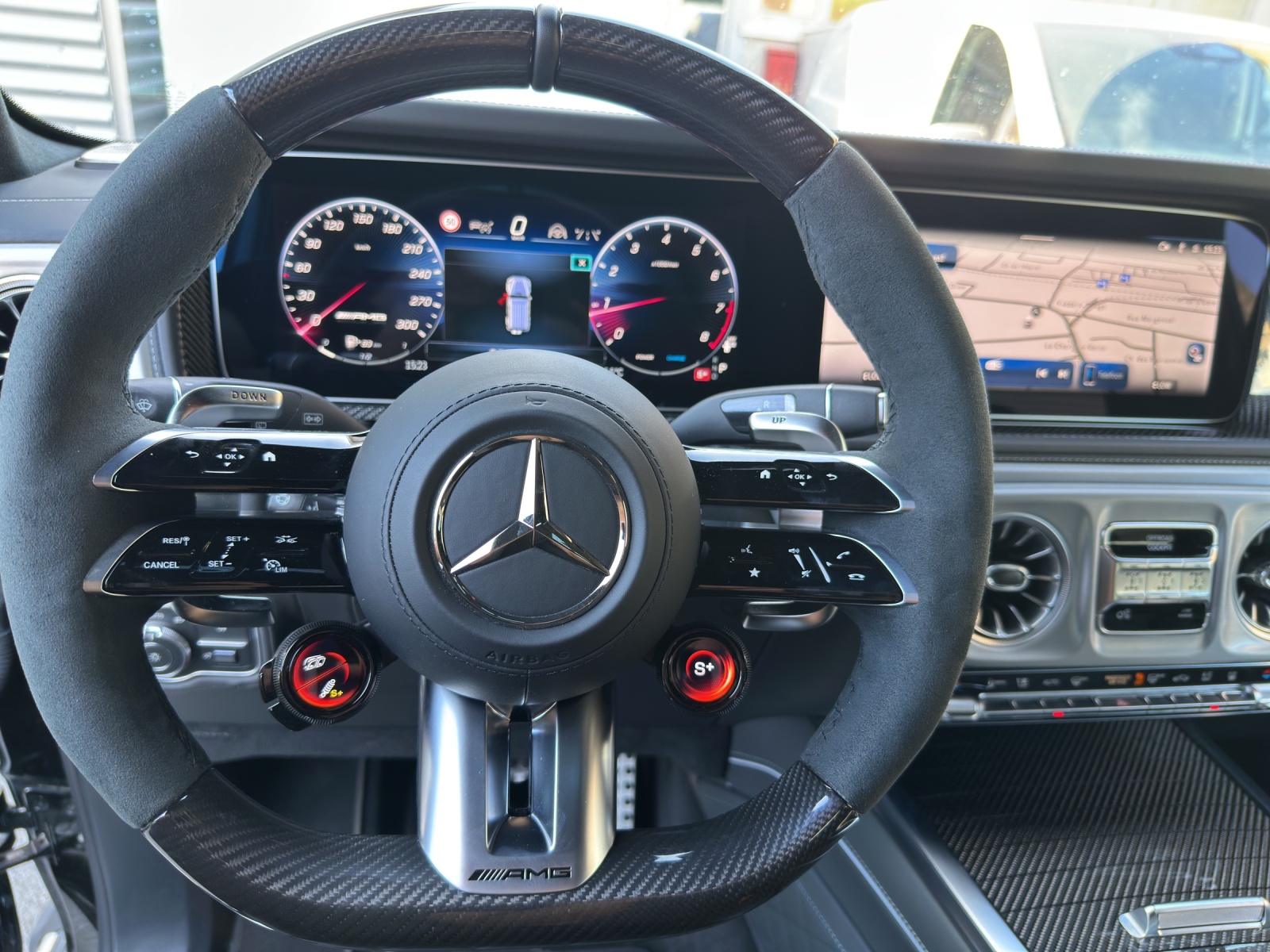 MERCEDES-BENZ G 63 AMG 9G-Tronic-image-8