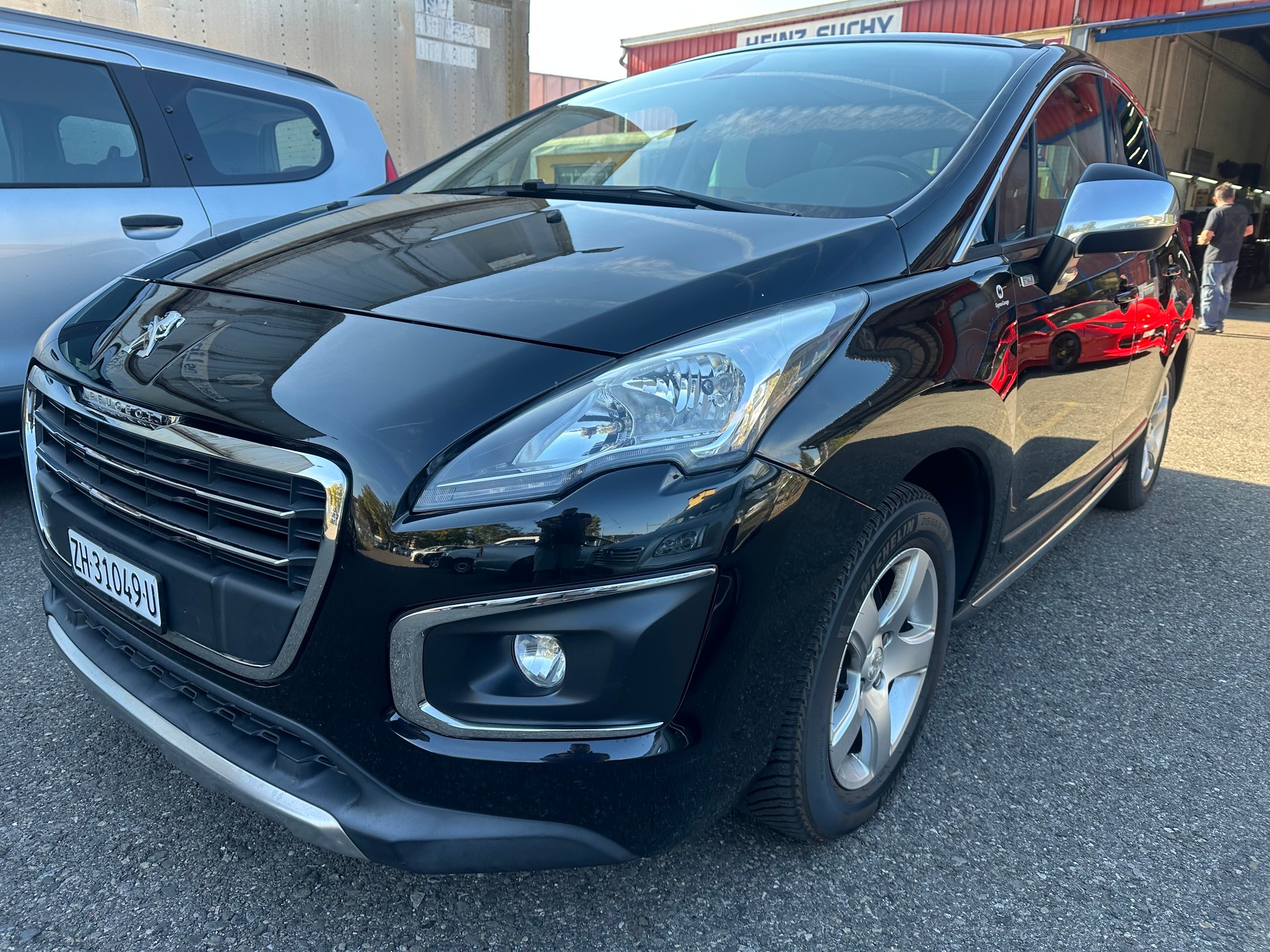 PEUGEOT 3008 2.0 HDI Business Tiptronic-image-1