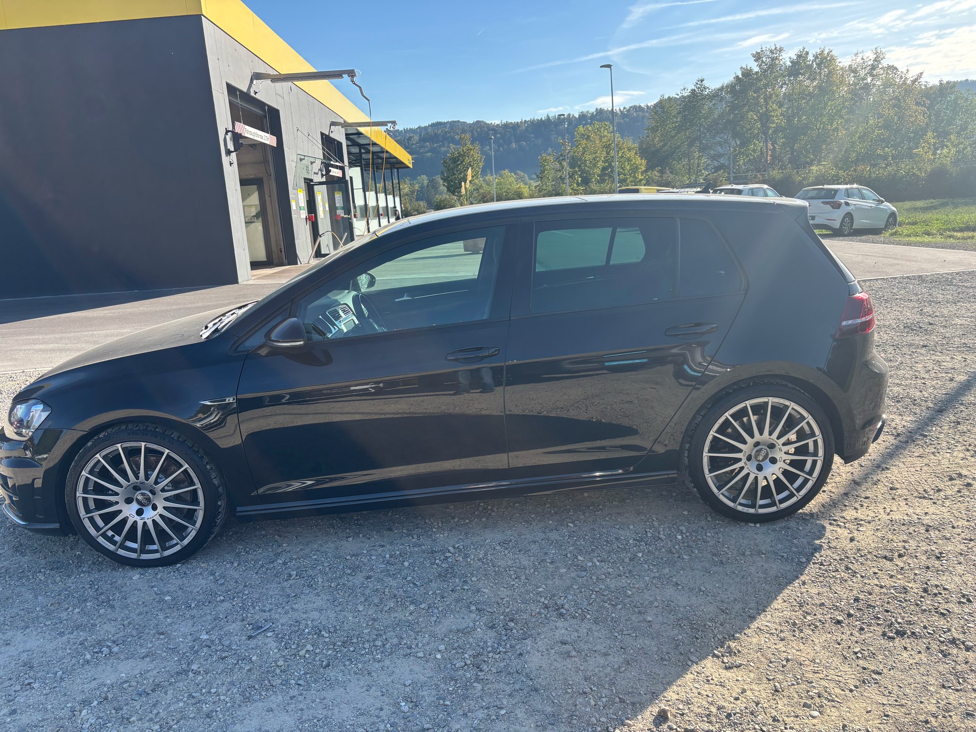 VW Golf 2.0 TSI R 4Motion DSG-image-8