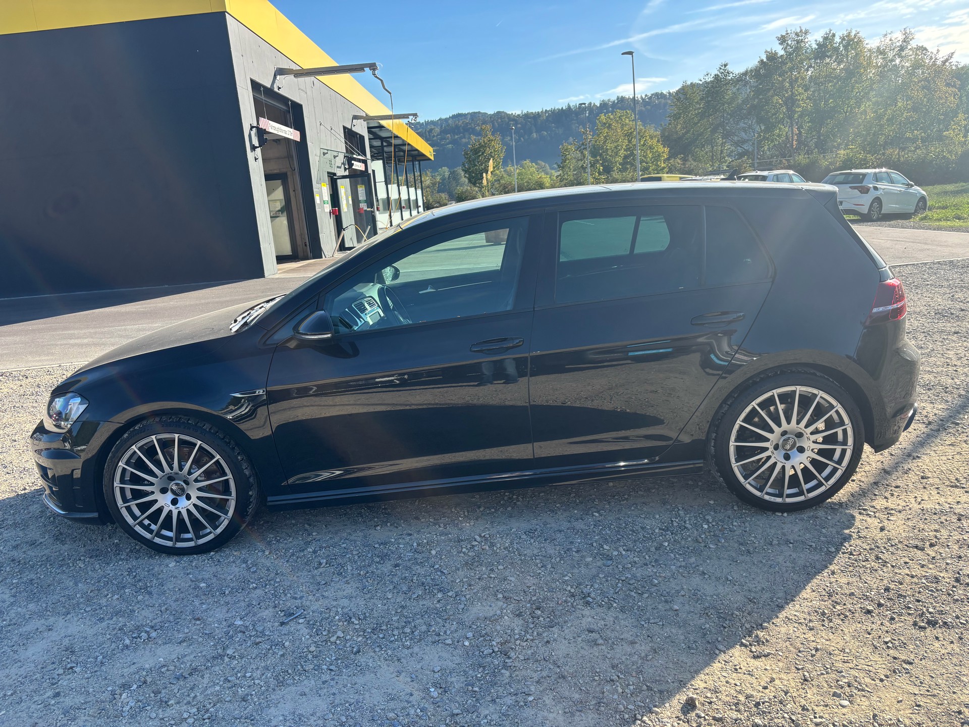 VW Golf 2.0 TSI R 4Motion DSG-image-9